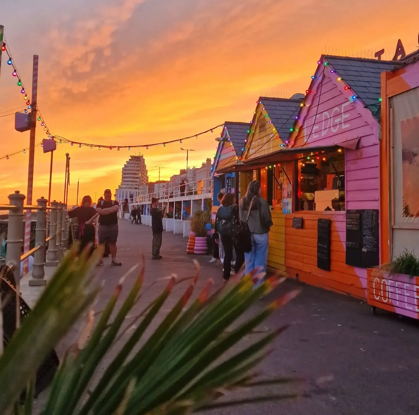 We feel very lucky to have such views in the evenings! 🌆 

Thanks everybody for a wonderful 2nd day to @hastingstaptakeover with @fourmanbrewery 🍻 

Will you be visiting tomorrow? 👀 

#sunset
#hastingstaptakeover 
#stleonardsonsea
#fourmanbrewery
