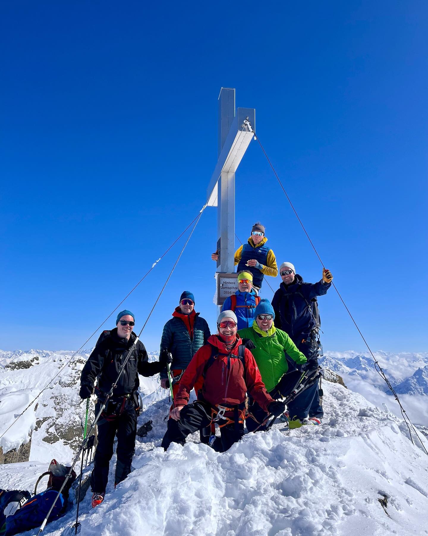 Flotte dager i Silvretta. Varierende v&aelig;r og f&oslash;re, men tidvis veldig flotte forhold. 
@nilsnguide