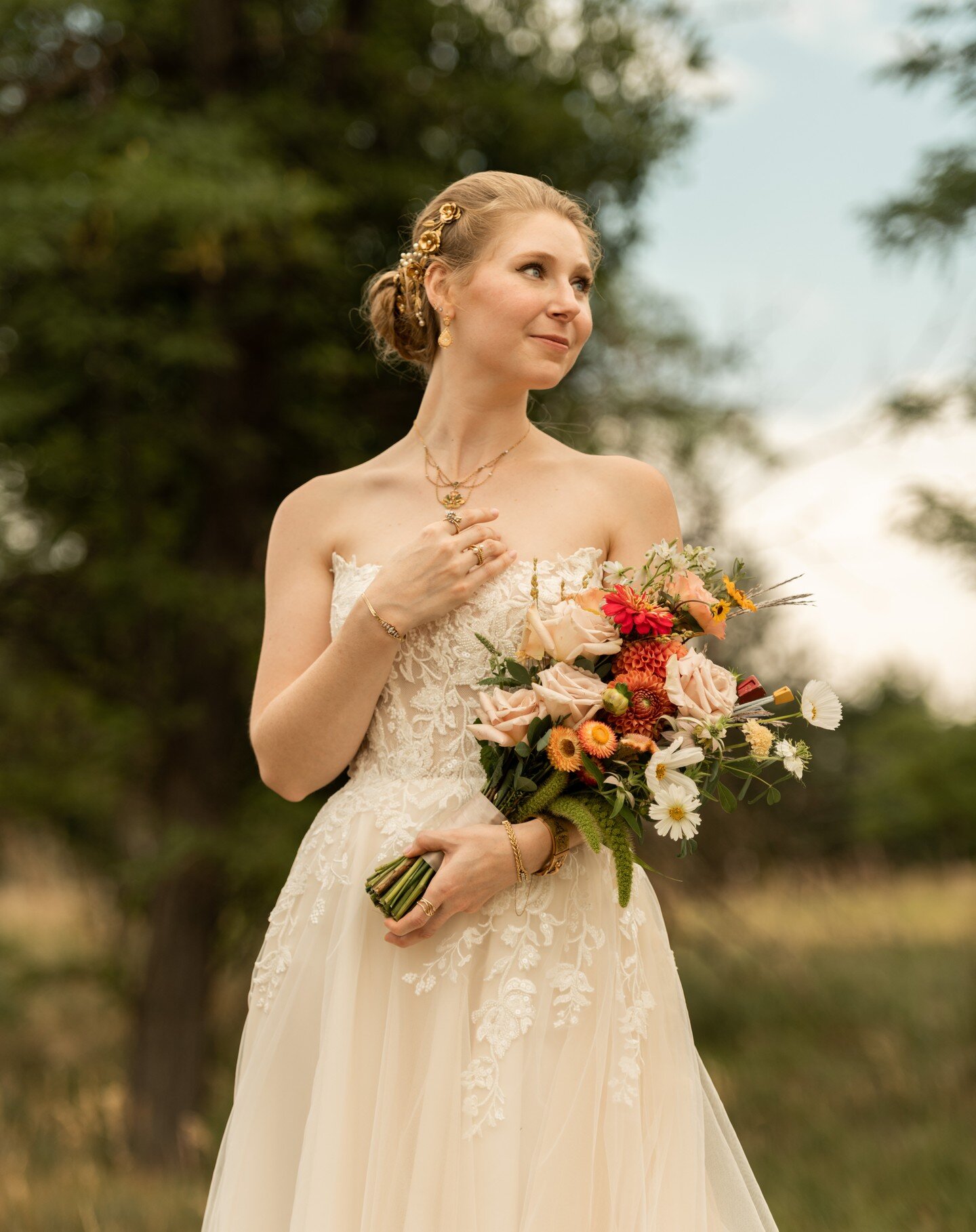 Absolutely Stunning!! 
.
.
.
.
.
Venue | Caterer: @boulderriverside 
Ceremony: Chautauqua Park
Florist: @bloom_floral_boutique 
Photographer: @castnerphotography 
DJ: @5280mobiledj