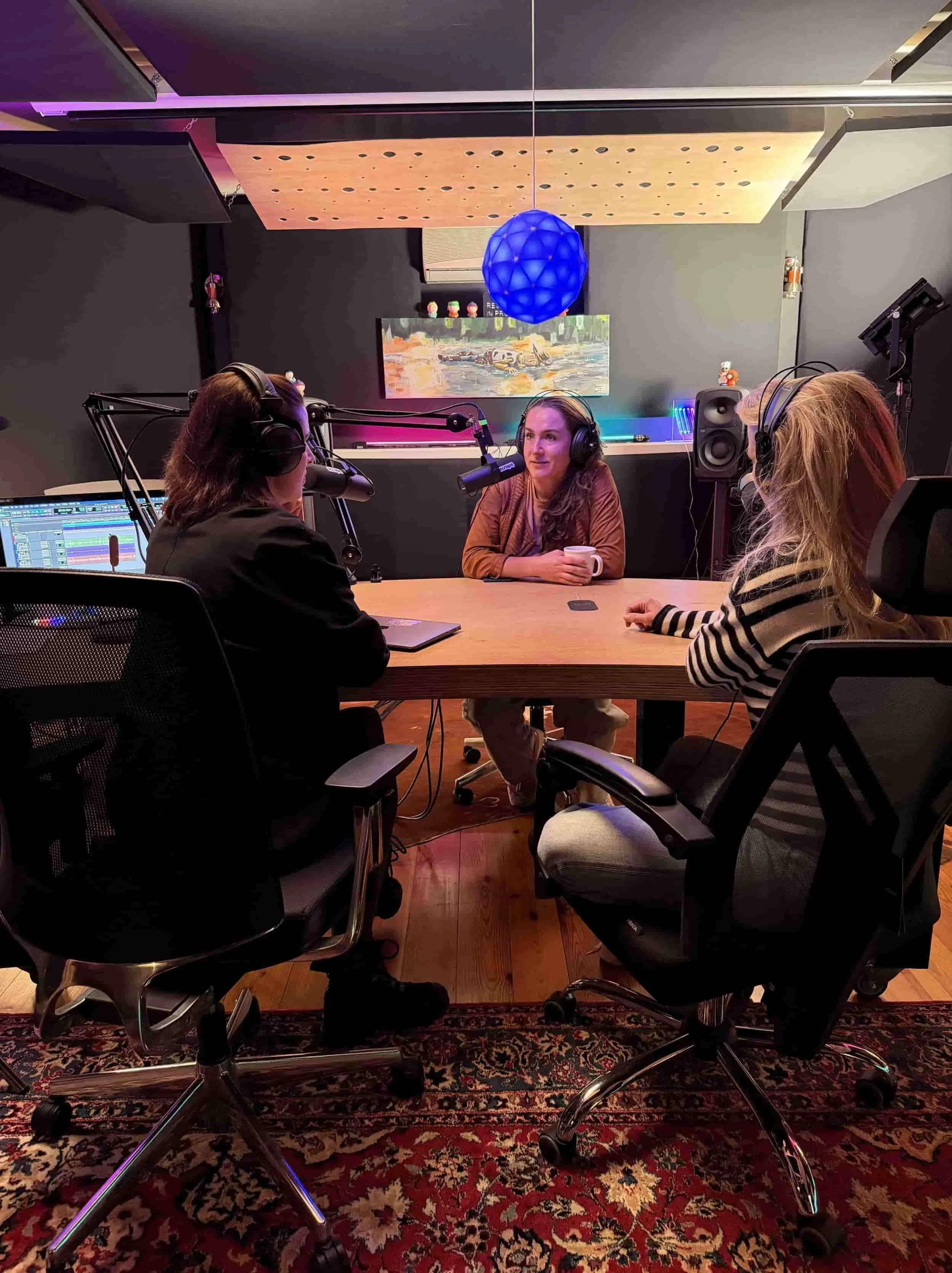 in de 98c studio met sietske atsma maria kooistra en lotte van dijk