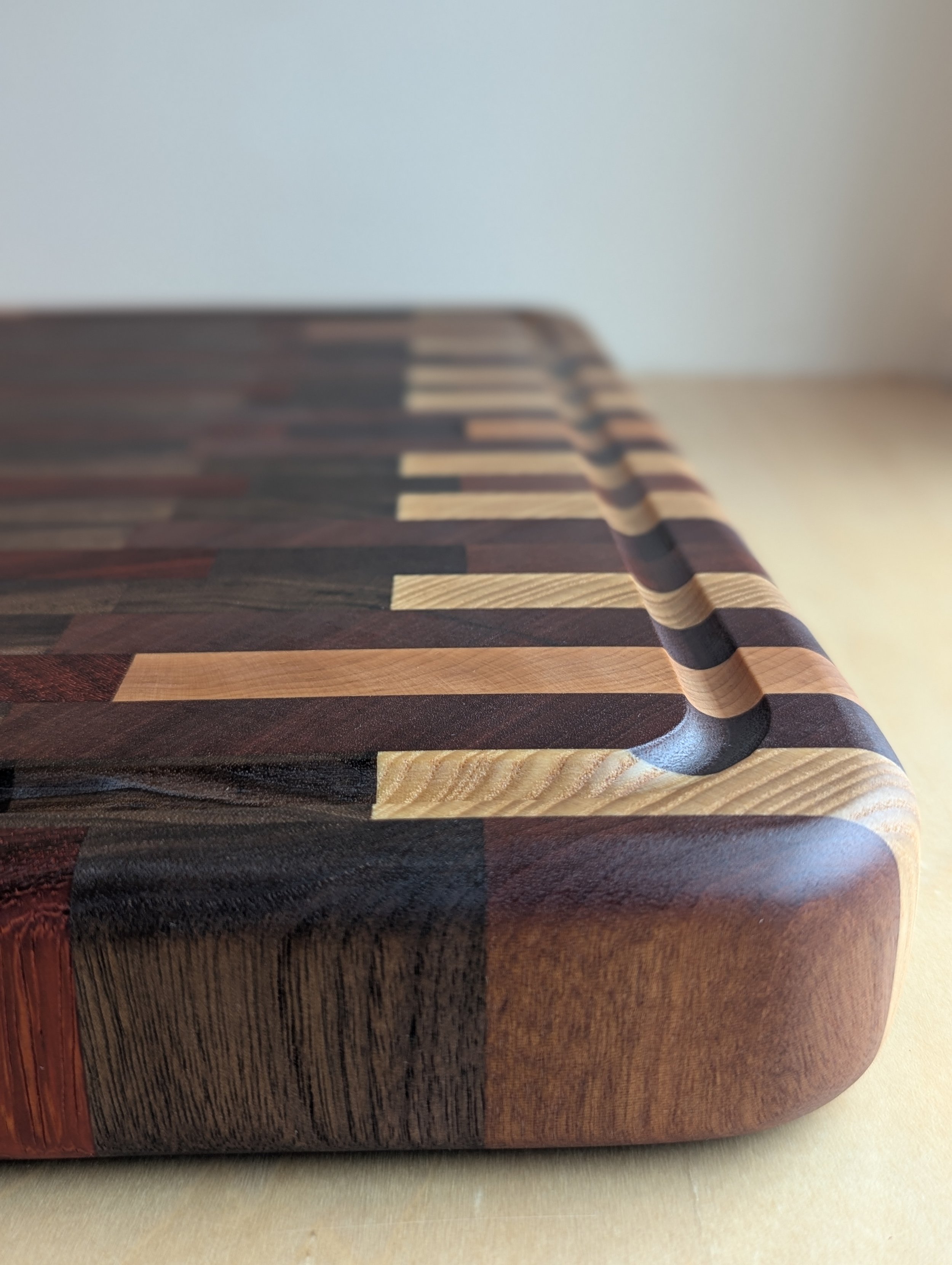 End Grain Cutting Board - Sous Chef