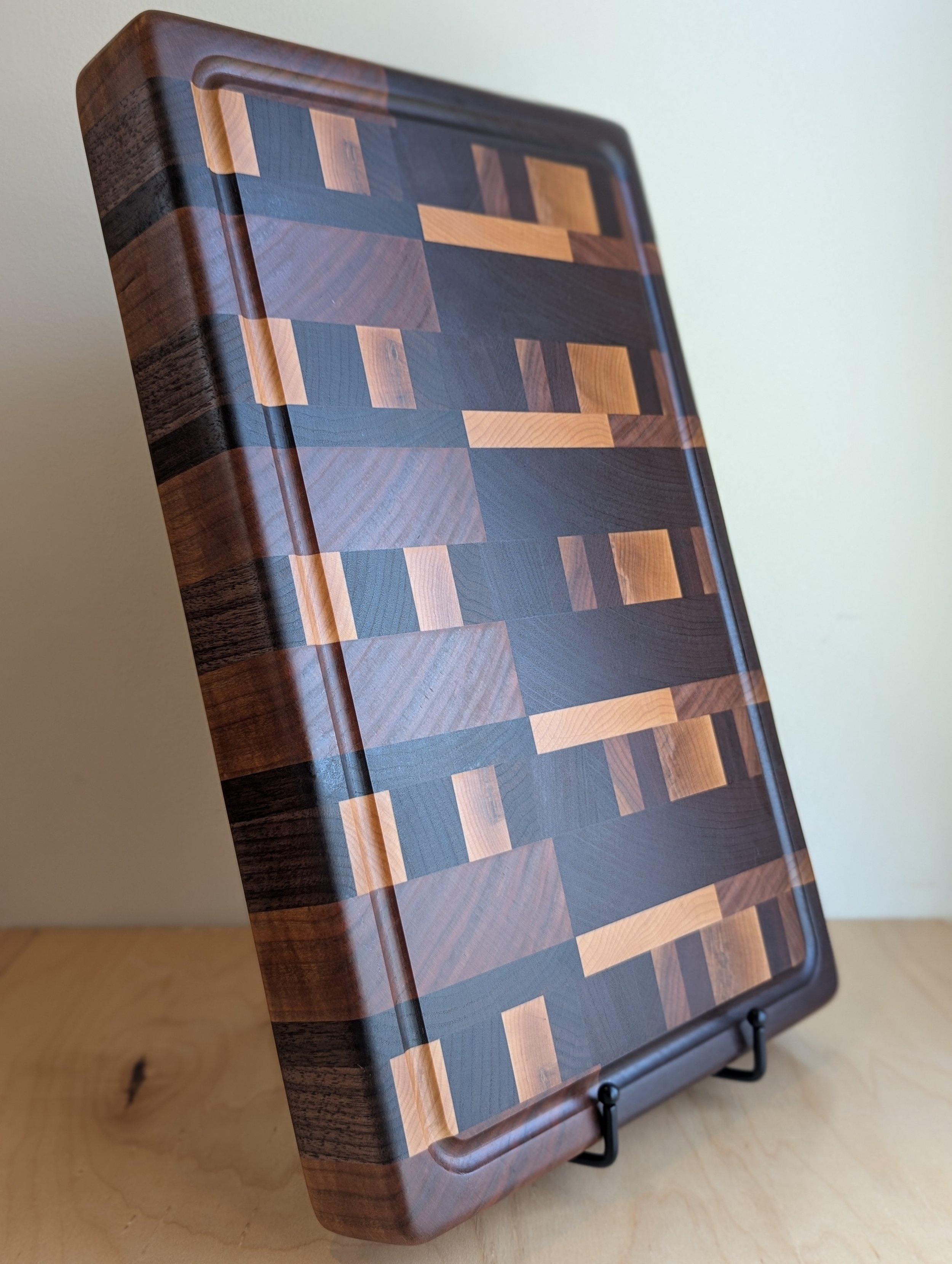 End Grain Cutting Board - Sous Chef