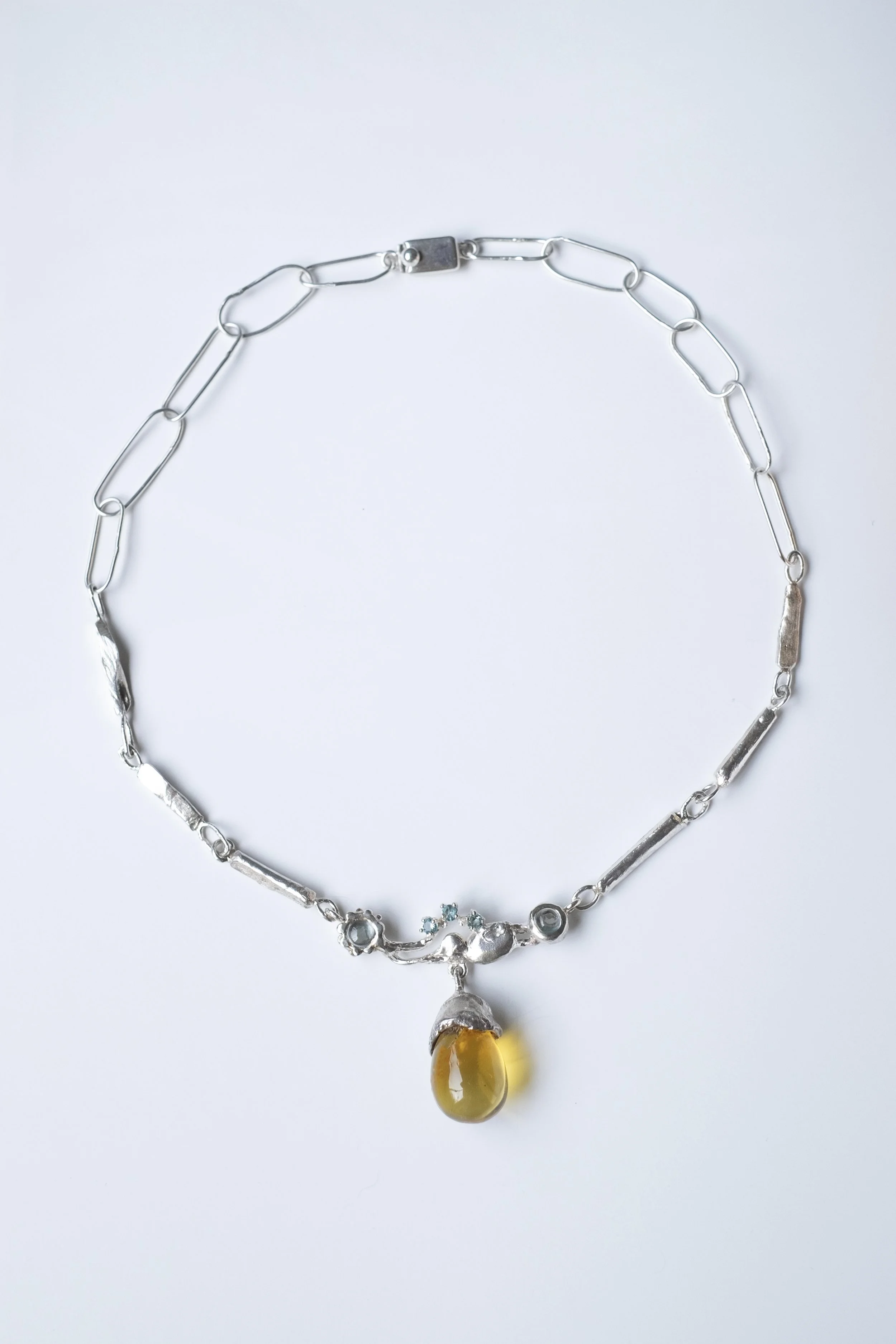 Collar ámbar.jpg