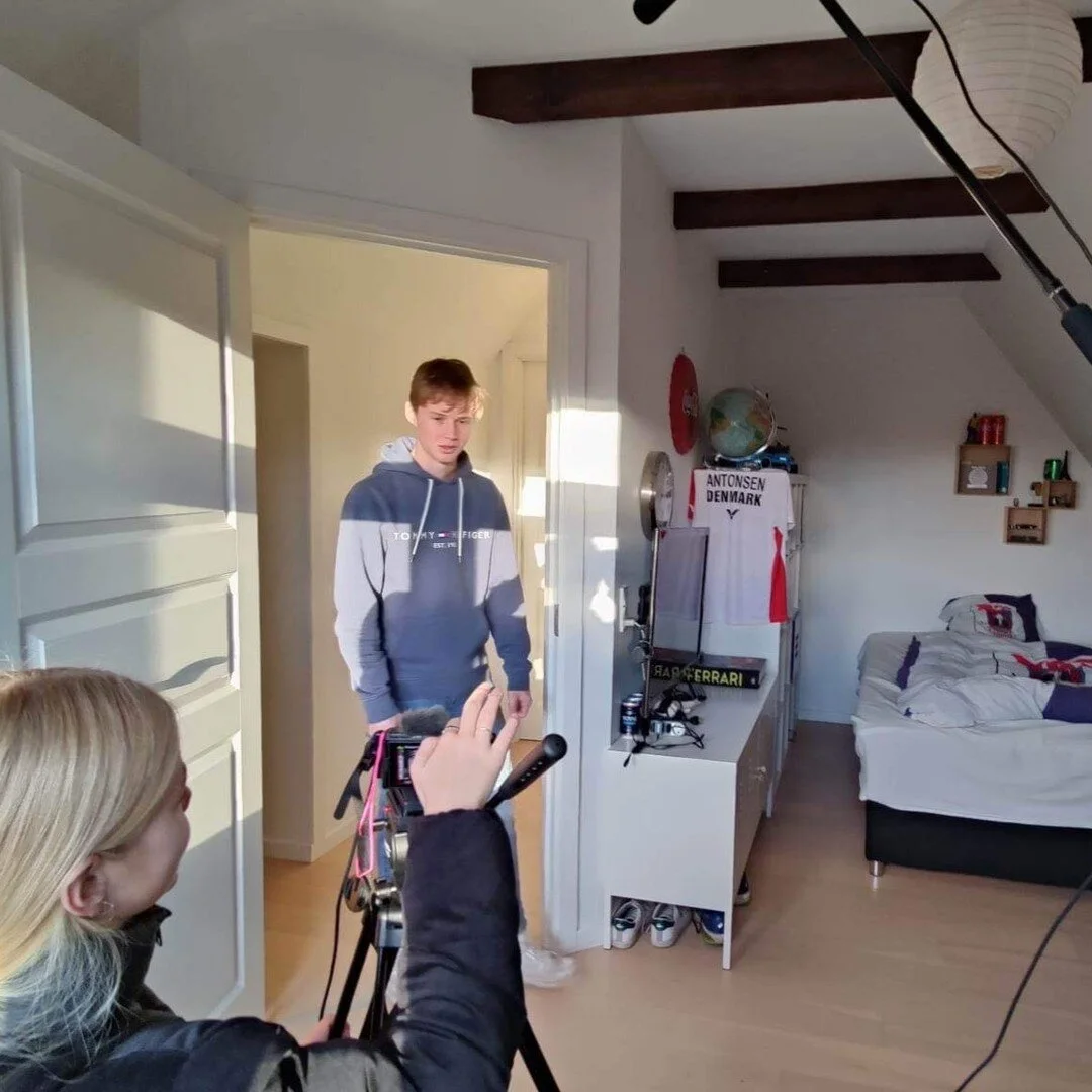 Produktion i mediefag = En af de sjovere dage i skolen! 🎬 🤩
#stx #fremtid #uddannelse #skole #gymnasium  #efterskole #danmark #klasse #undervisning #filmmaking