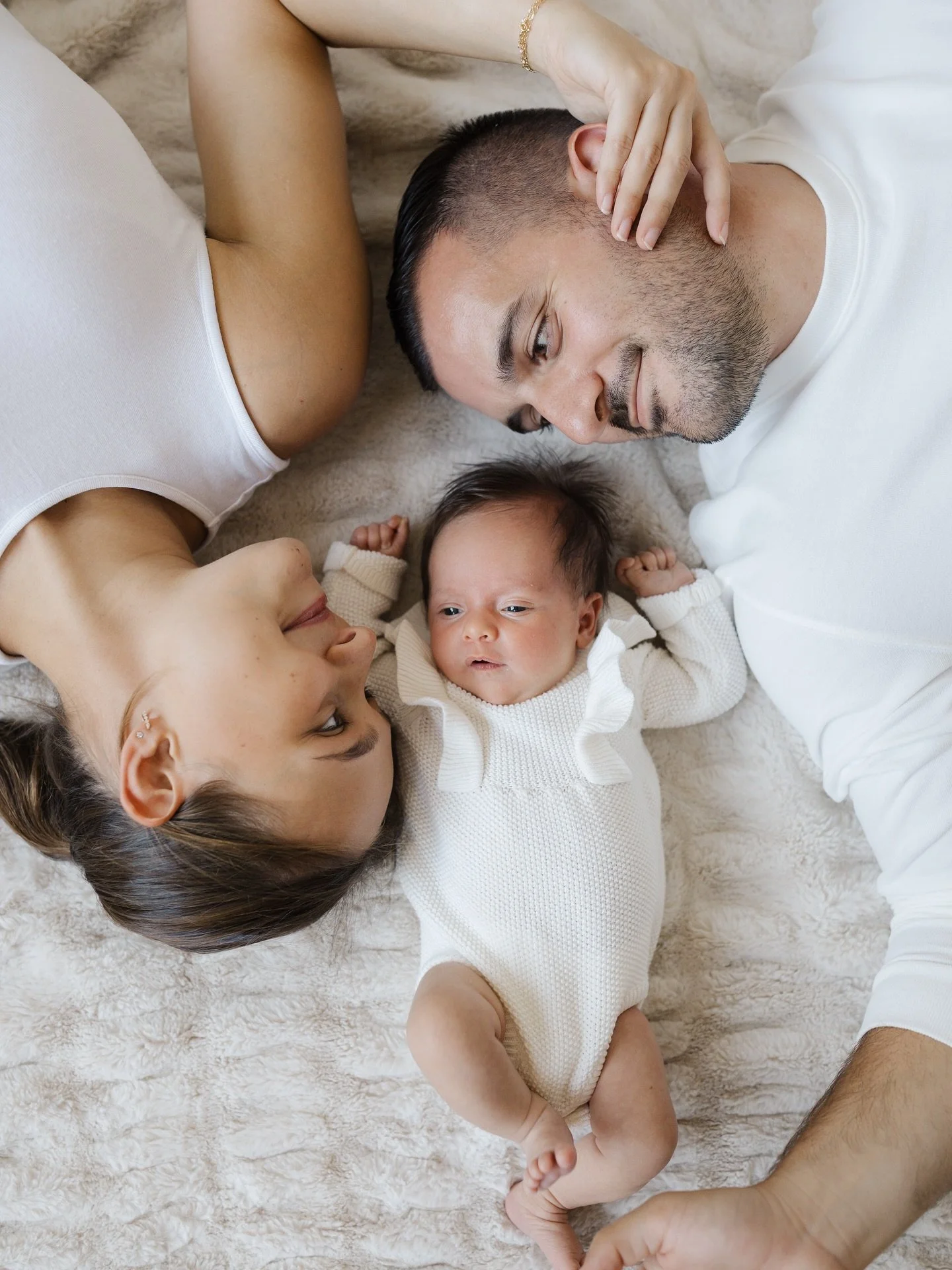 Sneak peeks from a very sweet, very special newborn family session 🤍