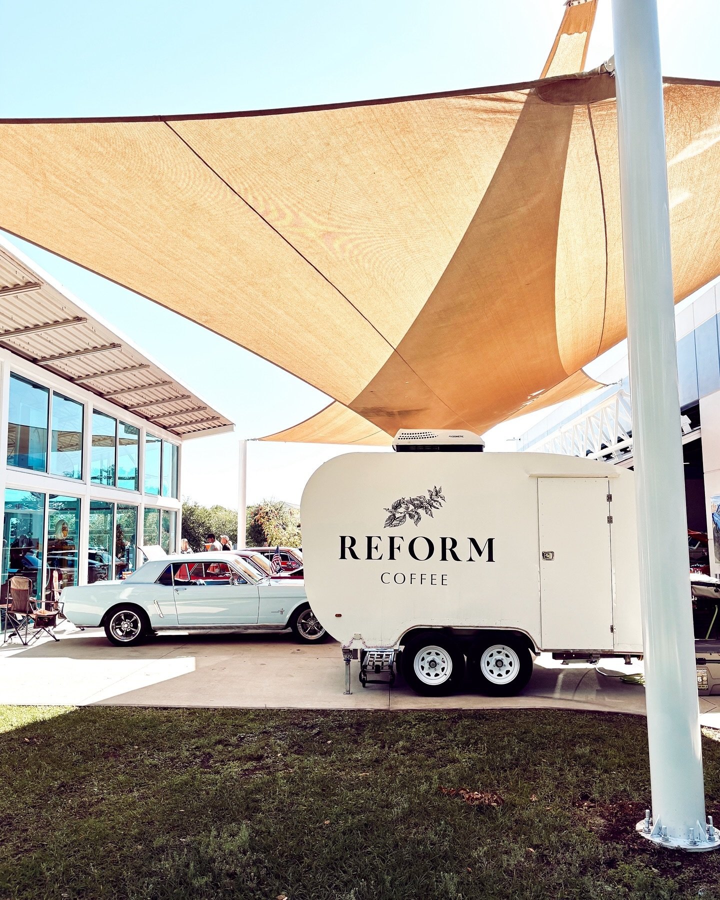 Happy Monday from Reform! 

#sarasotacoffee #coffeetrailer #coffeecart #localfloridacoffee #coffeetruck #saradotaevents #sarasotawedding