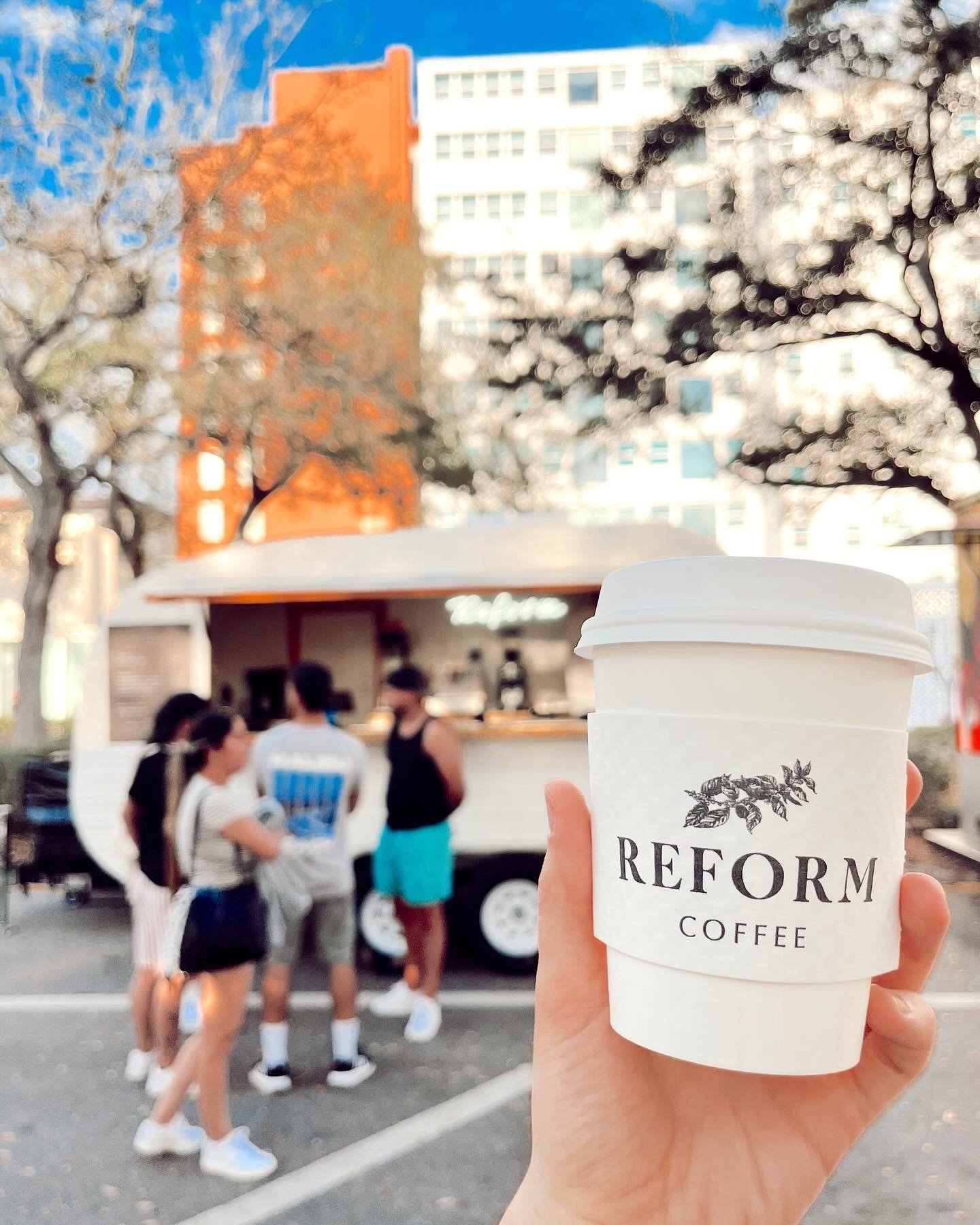 Pop-ups at corporate events, baby showers, and bridal showers are a focus of ours! Coming out to serve your guests a hot or cold cup of coffee throughout the day giving them their favorite caffeine drinks! 

#sarasotacoffee #sarasotaweddings #sarasot