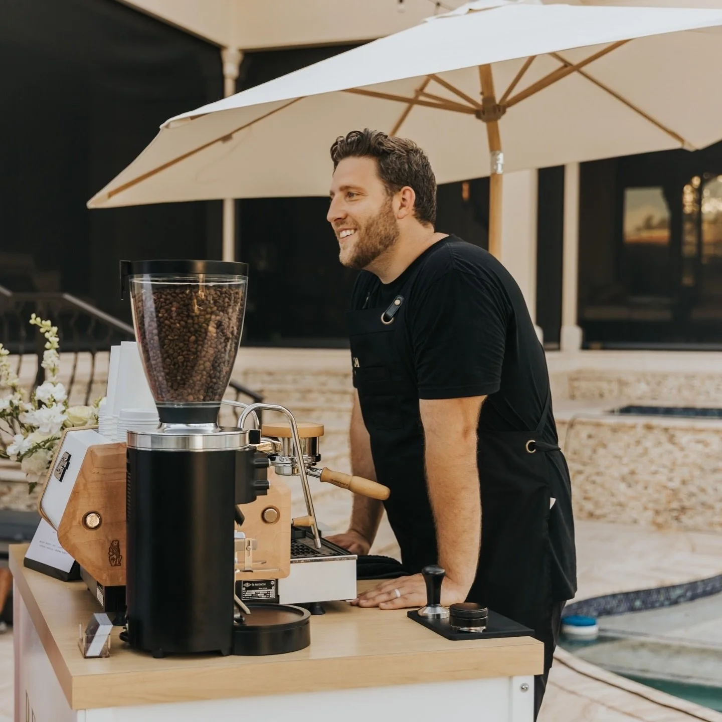 Poolside Party + Espresso Martinis = Southwest Florida Coffee Catering

Sunset by the pool, candles lit, espresso martini in hand. We bring a mobile martini + coffee bar to private homes across Siesta Key, Longboat Key, Venice, and Anna Maria Island.
