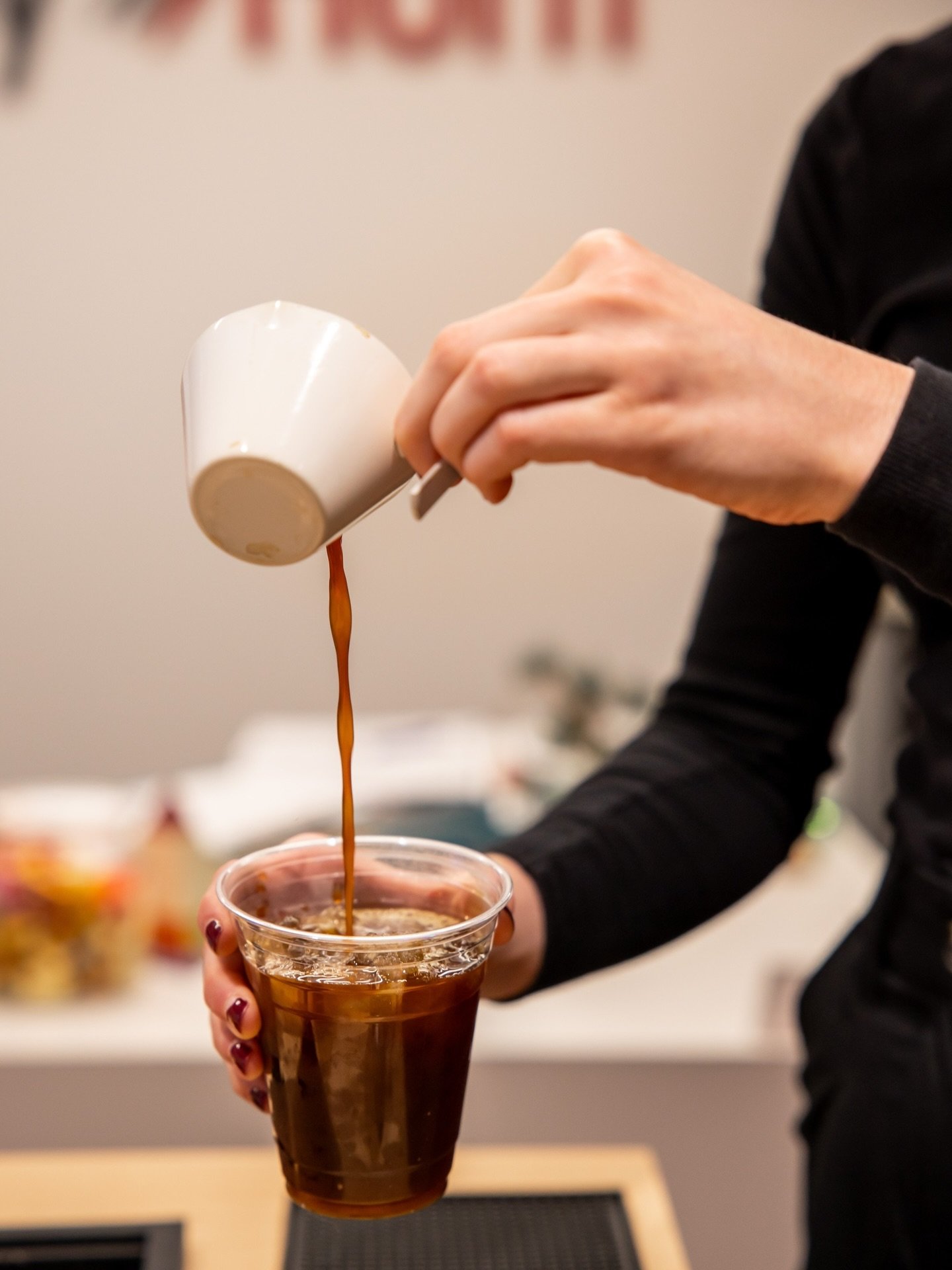 White glove coffee service for your next corporate event ☕️

Friday, we had the honor of providing coffee catering for Kimley-Horn Engineering, Planning and Design Consultants in downtown Sarasota. From the moment they booked to the last latte poured