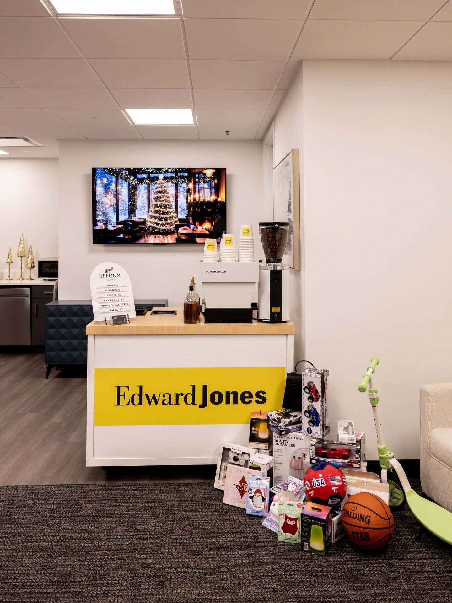 Edward Jones hosted a beautiful three-day Toys for Tots event in St. Pete, and we were privileged to serve their clients with custom-branded coffee service throughout. Every detail mattered&mdash;from the branded cups clients took home to the fully w
