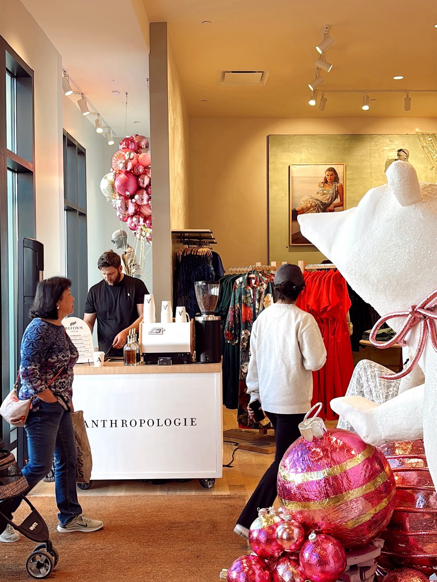 Retail brands, marketing teams, and PR agencies &mdash; here&rsquo;s why Anthropologie booked us for their Black Friday activation:

A fully branded espresso bar creates engagement, increases customer interaction, and elevates the in-store experience