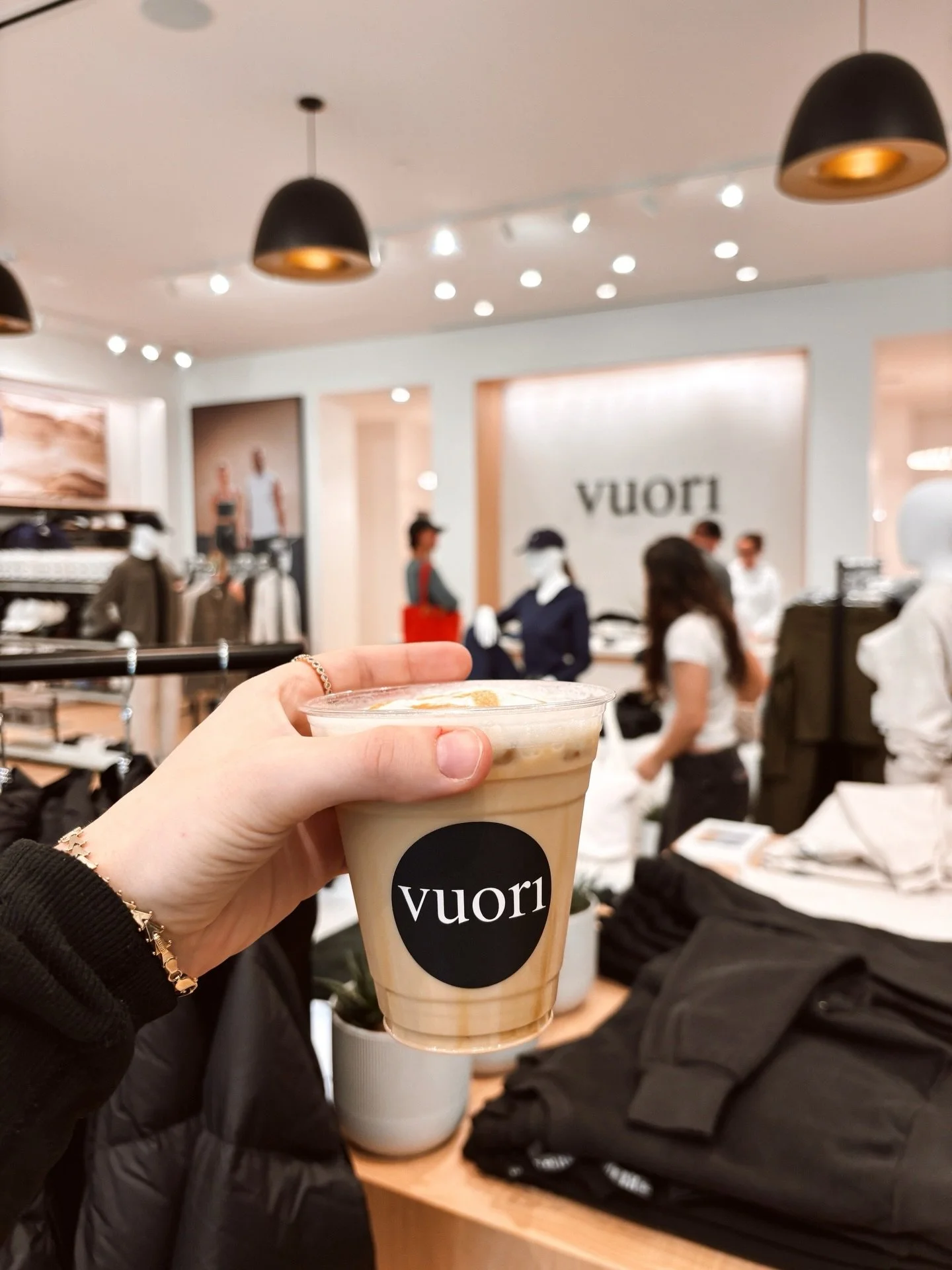 Holiday shopping at UTC Sarasota looked a little different during this Vuori event.

Guests were offered espresso drinks served from a fully customized coffee cart, complete with branded cups and printed latte art. The coffee station created a brief 