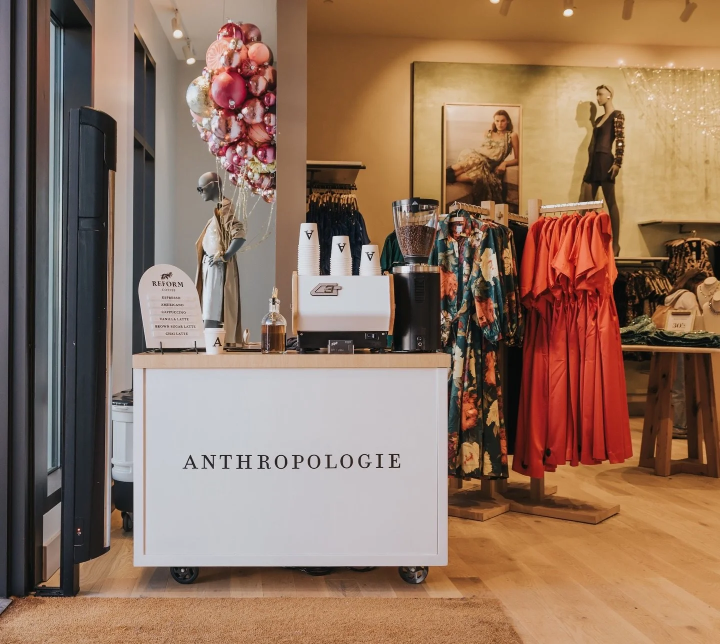 This retail activation with Anthropologie featured a customized coffee cart and branded cups designed specifically for their Black Friday event.

The coffee service was integrated into the storefront environment, offering guests a warm beverage exper