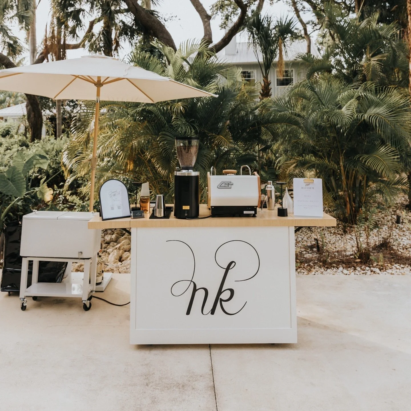 Espresso martinis for the NK team party ☕

We set up the bar and served espresso martinis through the get together. The team gathered, drinks flowed, and the night had that relaxed energy that comes with good espresso and good company.

Espresso mart