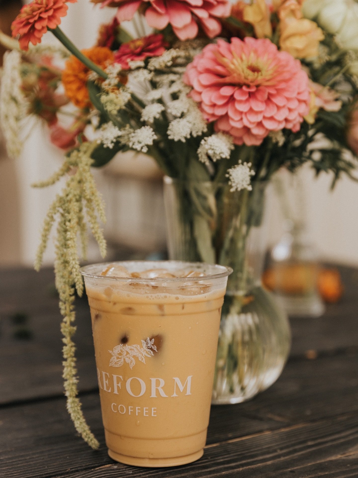 🌸☕️ Coffee Catering with a mix of flowers and showers! 

Sarasota , Tampa, Naples, Fort Myers St Pete Coffee Cart Catering and Brand Activation