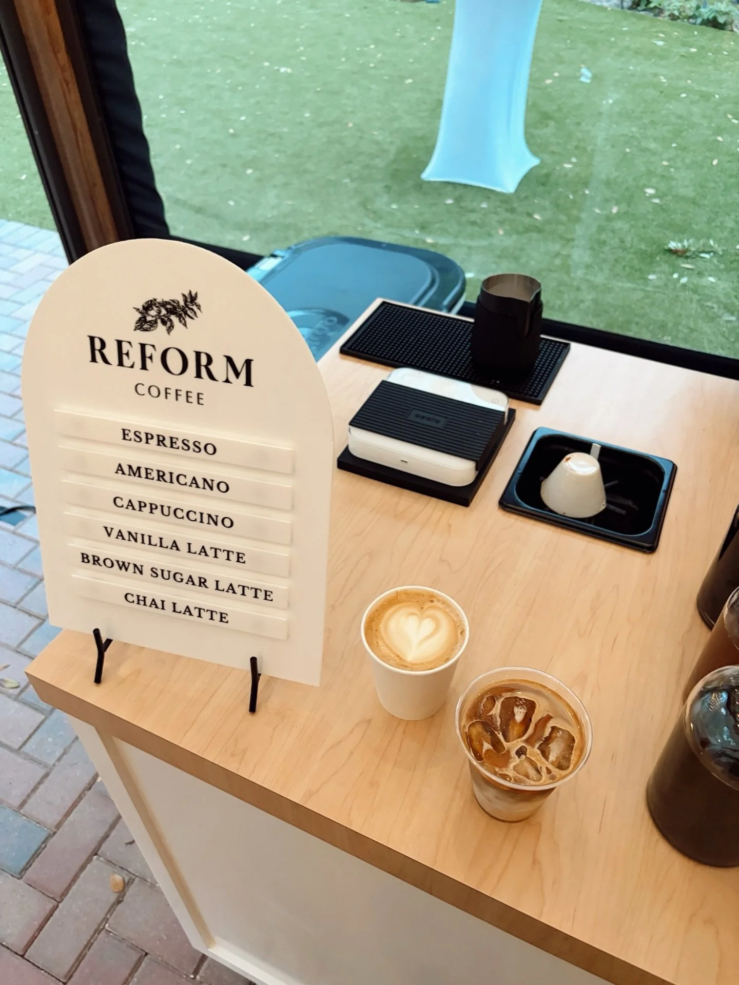 Southwest Florida wedding reception ☕

Waterfront celebration with coffee service throughout the evening. We set up our mobile espresso bar and served lattes, cappuccinos, and specialty beverages while guests celebrated.

Southwest Florida provides s