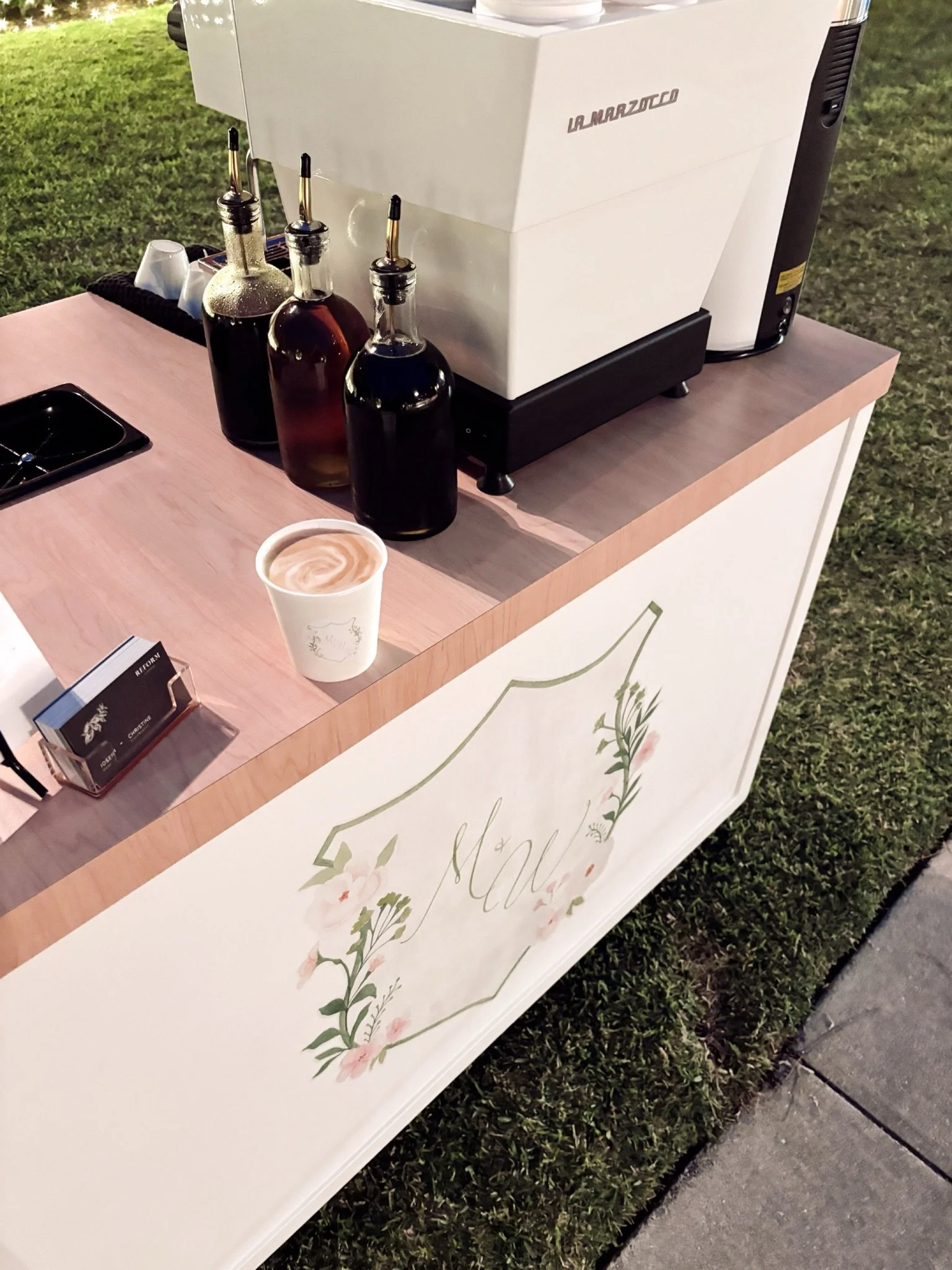 Ringling Museum wedding under the stars ☕

The gardens provided the setting&mdash;pink marble pillars, open sky, historic Sarasota architecture. Bewed orchestrated the details, and we brought the custom coffee service.

Branded cups + Cart 🤍 and @be