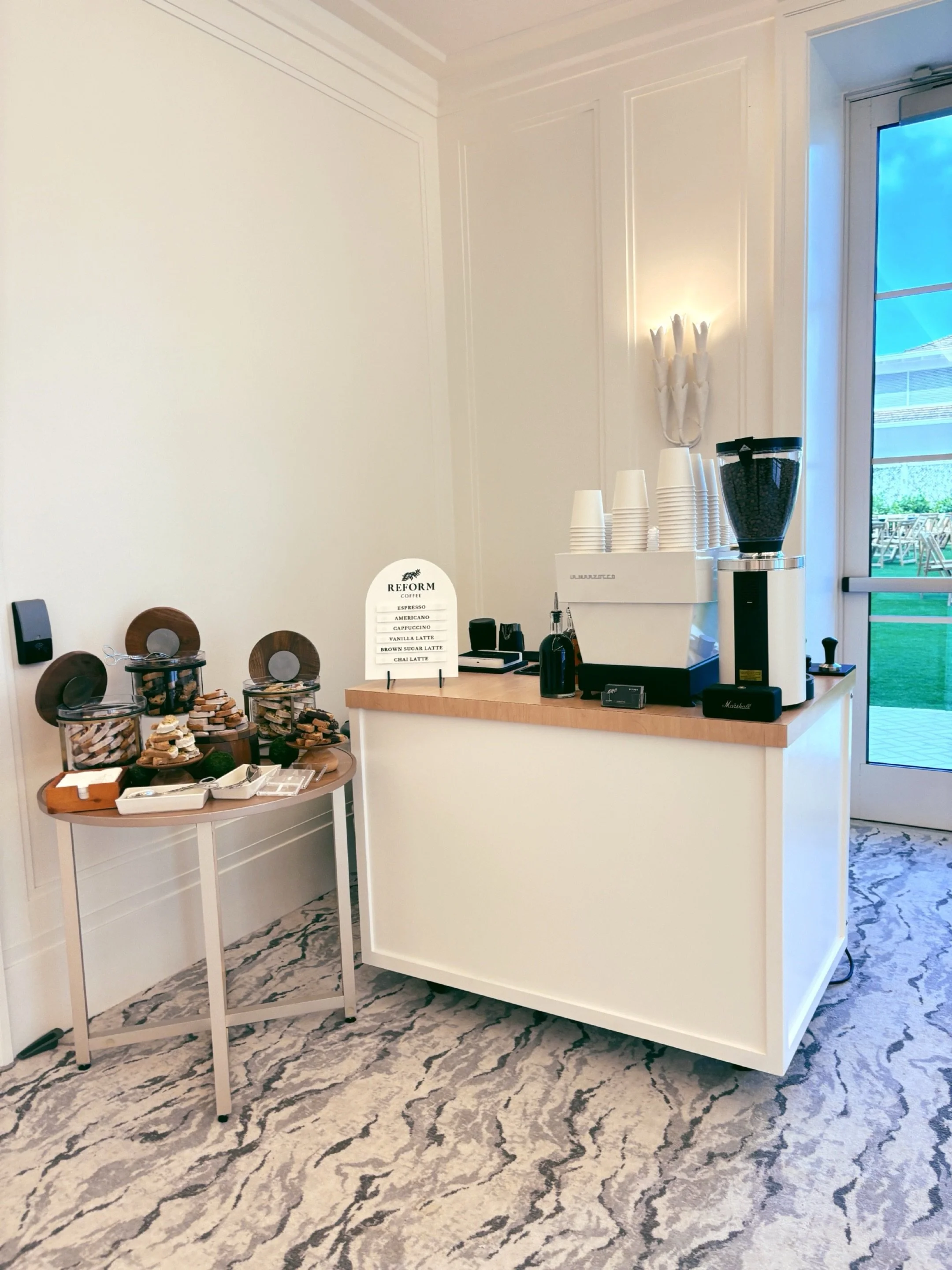 Conference attendees at the Four Seasons Naples chose americanos 🌴🌴

Business brunch coffee service with full menu options&mdash;hot coffee, iced beverages, housemade syrups including brown sugar and vanilla. The americano emerged as the clear favo