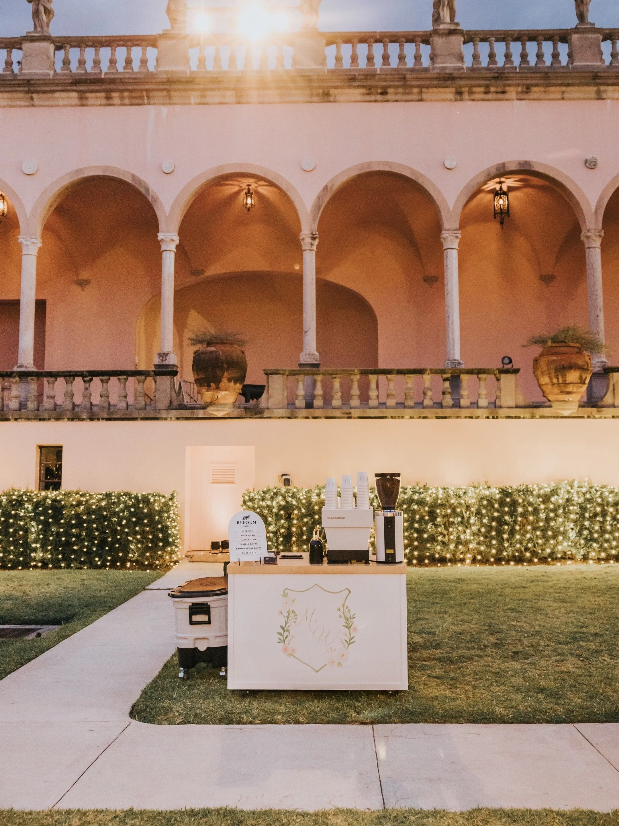Ringling Museum garden reception, Sarasota ☕🤍

Custom monogram coffee service under the stars. An artist designed the couple&rsquo;s wedding monogram&mdash;we printed it on our cart and cups for their evening celebration in the gardens.

Night recep