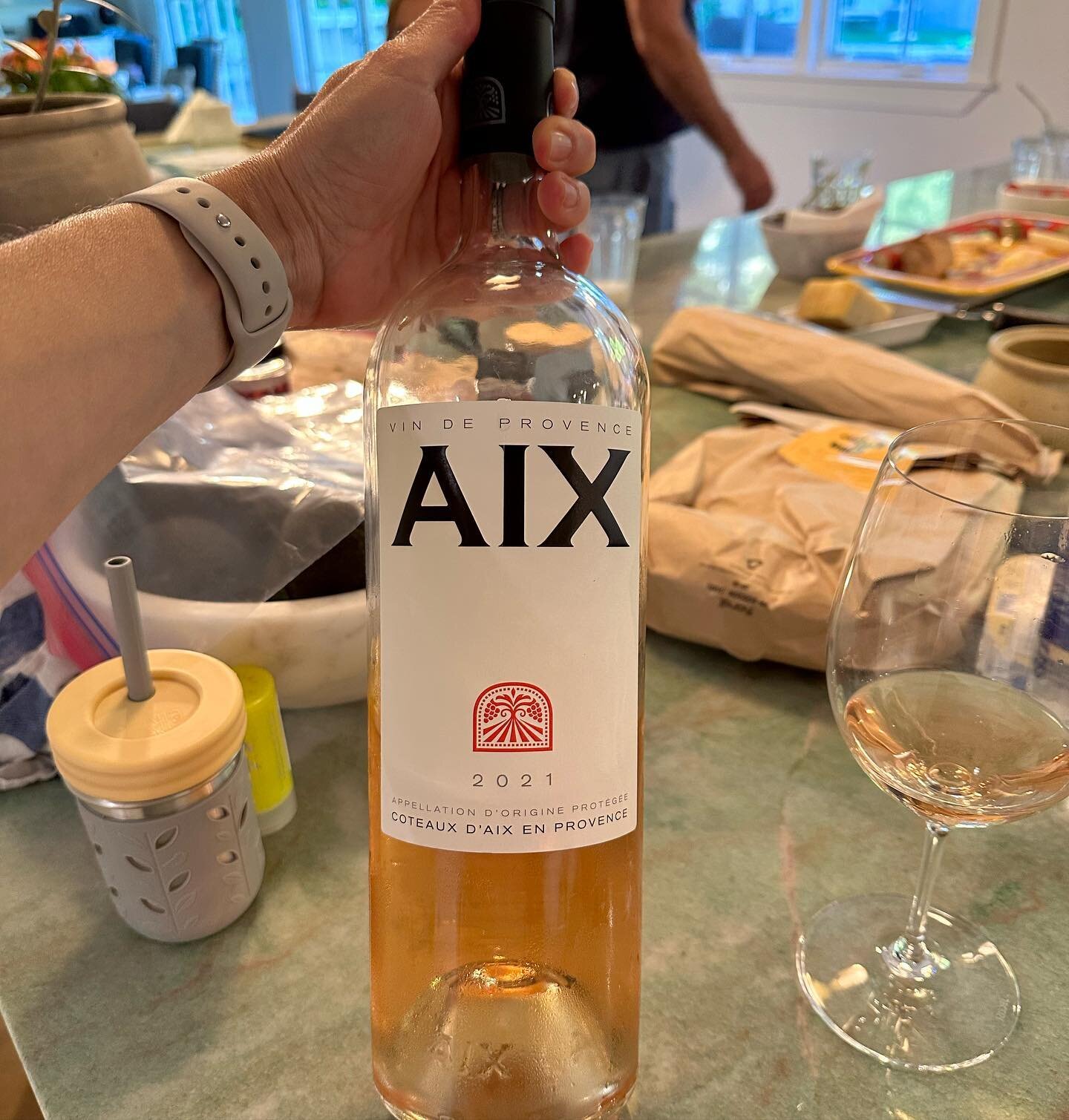 POV it’s Friday night and the rosé is flowing. The children ate dinner with no shirts on and we’re officially in a “heat dome” in Los Angeles this weekend. Raise your hand if you want more wine content. 🙌🏻👀👋🏻