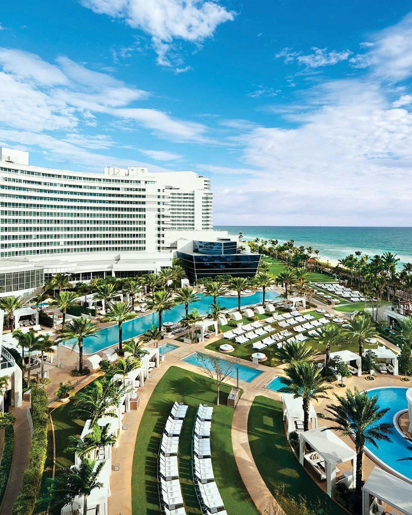 Just departed! Our discerning clients wanted a week away over Labor Day to recharge + celebrate a belated 50th bday, so we planned the perfect trip for this busy power couple.
✈️
LAX ➡️ Fontainebleau, Miami ➡️ The Cayman Islands. ✈️🌴✈️
#sovirtuoso