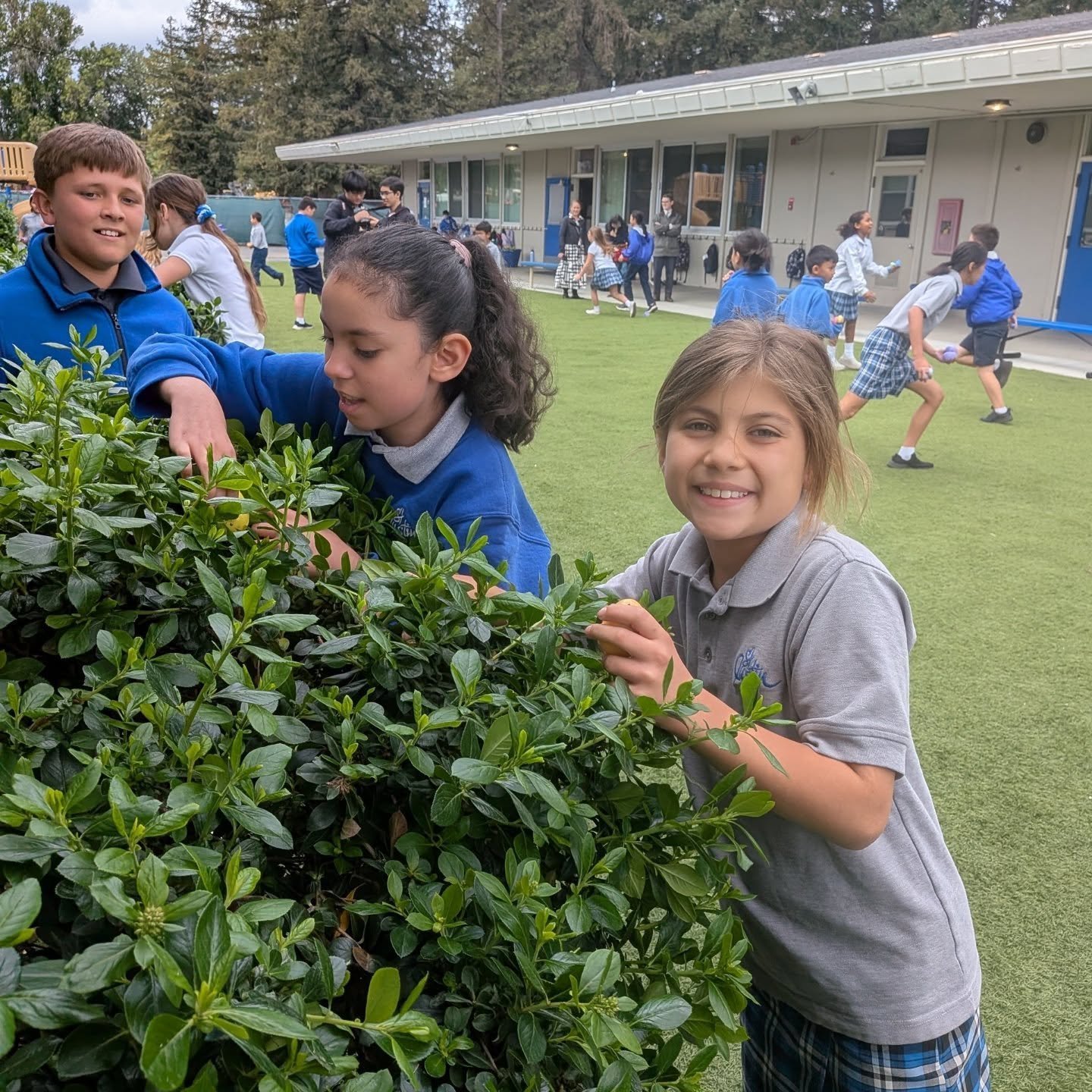 2nd &amp; 5th Grades 🌸🥚

Easter excitement was everywhere as our 2nd and 5th graders raced across the grass collecting eggs! The teamwork, laughter, and energy made it such a fun and festive event. Huge thanks to our Student Council for all their h
