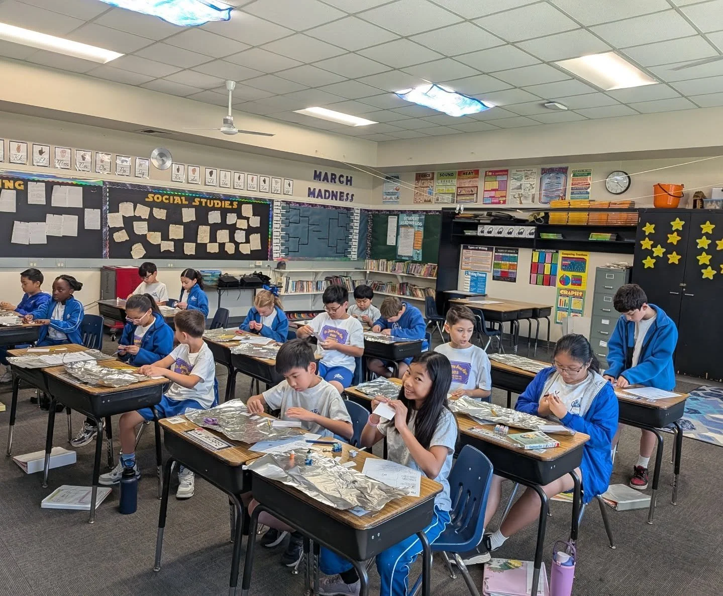 ⚡🔦 Our 4th graders are lighting up science class! 🔦⚡

Students are diving into energy transfer by becoming engineers and creating their very own flashlights using a battery, foil, an LED light, and an index card! 💡✨

Through hands-on learning, the