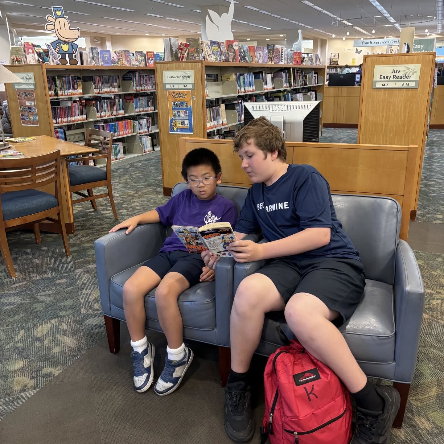 Reading buddies make the best memories! 📚💙

On Friday, our first graders, eighth graders, and kindergarten buddies enjoyed a special trip to the library together. Our kindergarteners proudly practiced their reading skills by reading books to their 