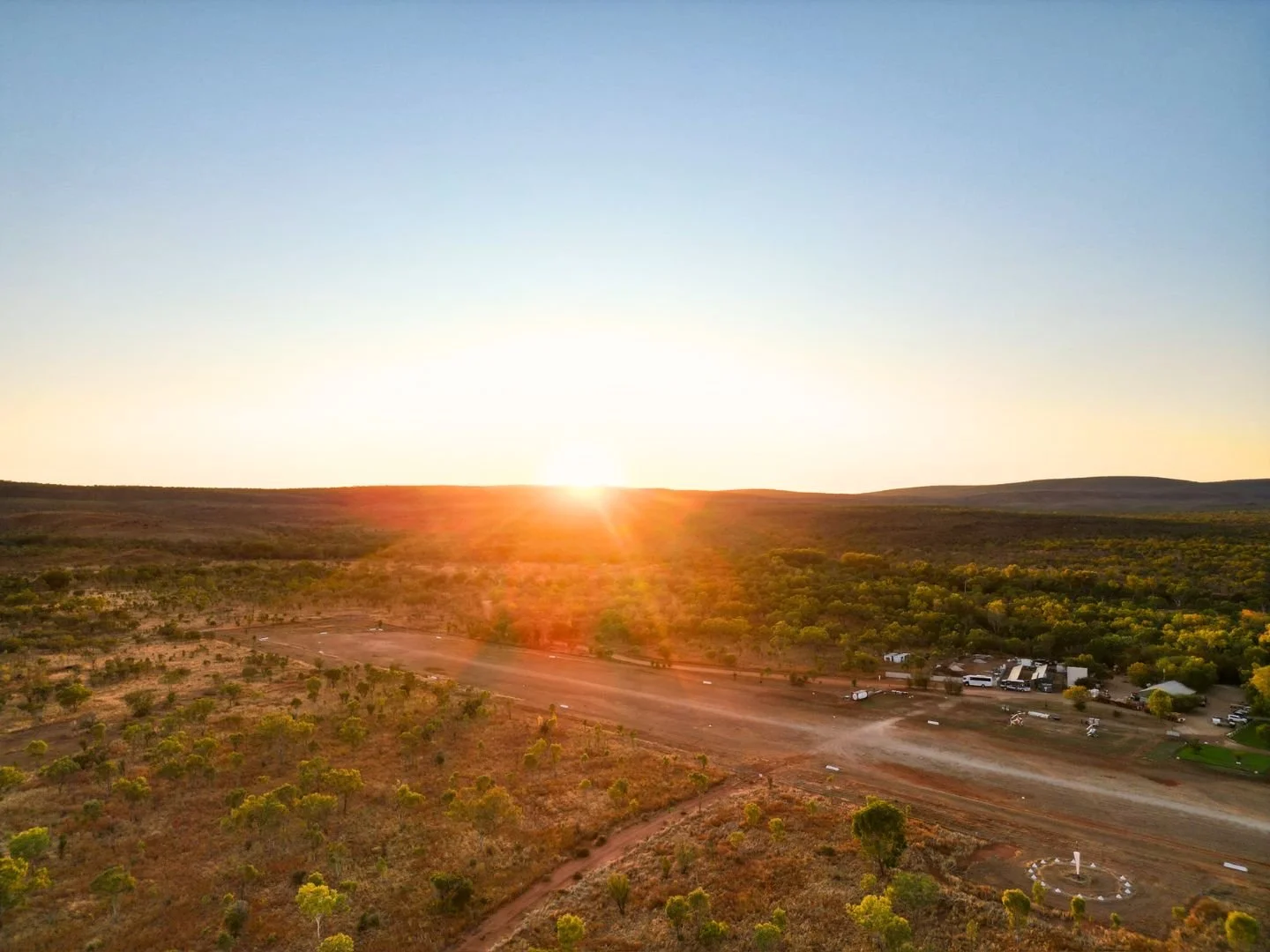 Stunning aerial views Mount Hart Wilderness Lodge🏕️🌅

#wathedreamstate #seeaustralia #magickimberley #mthartwildernesslodge #outbackaustralia #australia #natureaustralia #thekimberley #kimberleyaustralia
#kimberleyregion #australiasnorthwest #outba