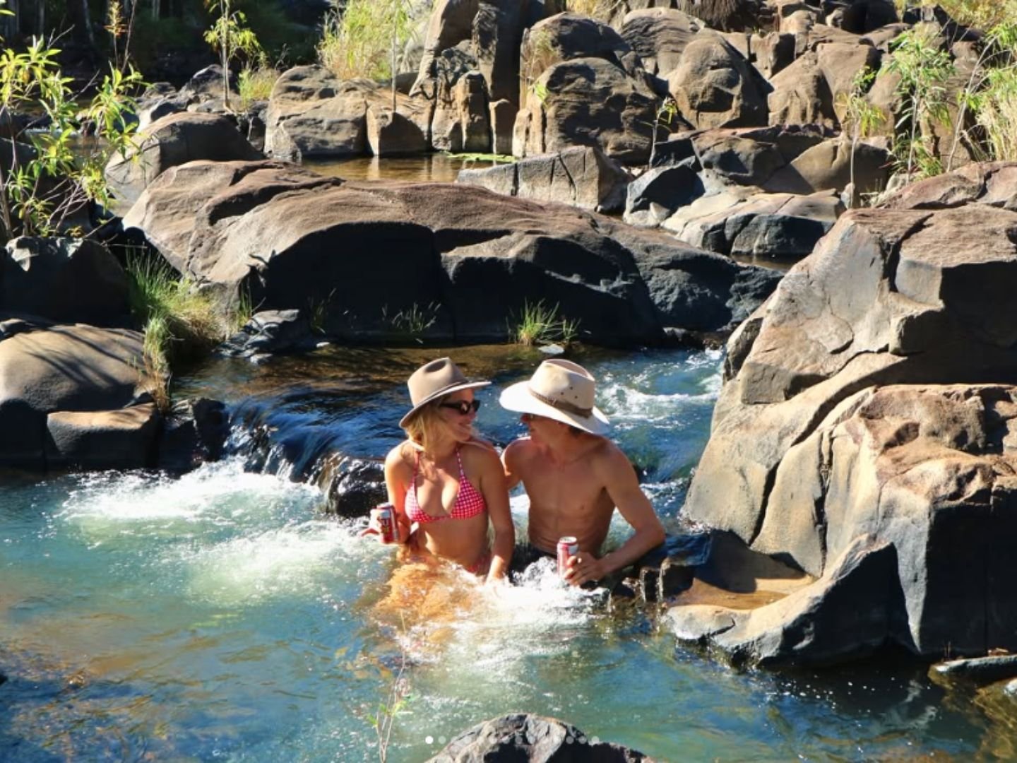 Still stuck on what to get your loved one this Valentines day? 🤔

Ditch the last-minute chocolates and gift the experience of a lifetime instead! 

Mount Hart is the ultimate couples (and mates) retreat from 4WD adventures, epic helicopter experienc