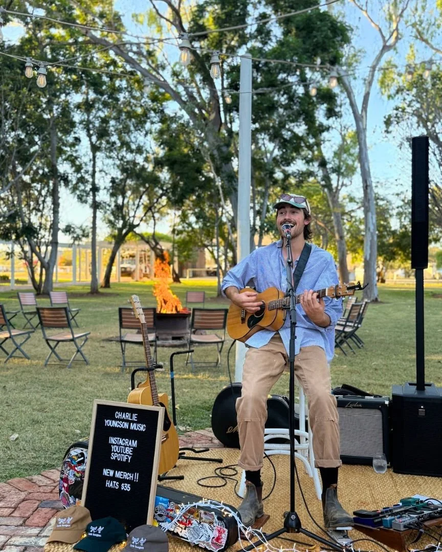 What better way to end a day of exploring the Kimberley than with some lives tunes and a cold bevvy🍻

Throwback to last season listening to the sounds of @charlieyoungson at our alfresco bar 🎶

#seeaustralia #thekimberley #gibbriverroad #australia 