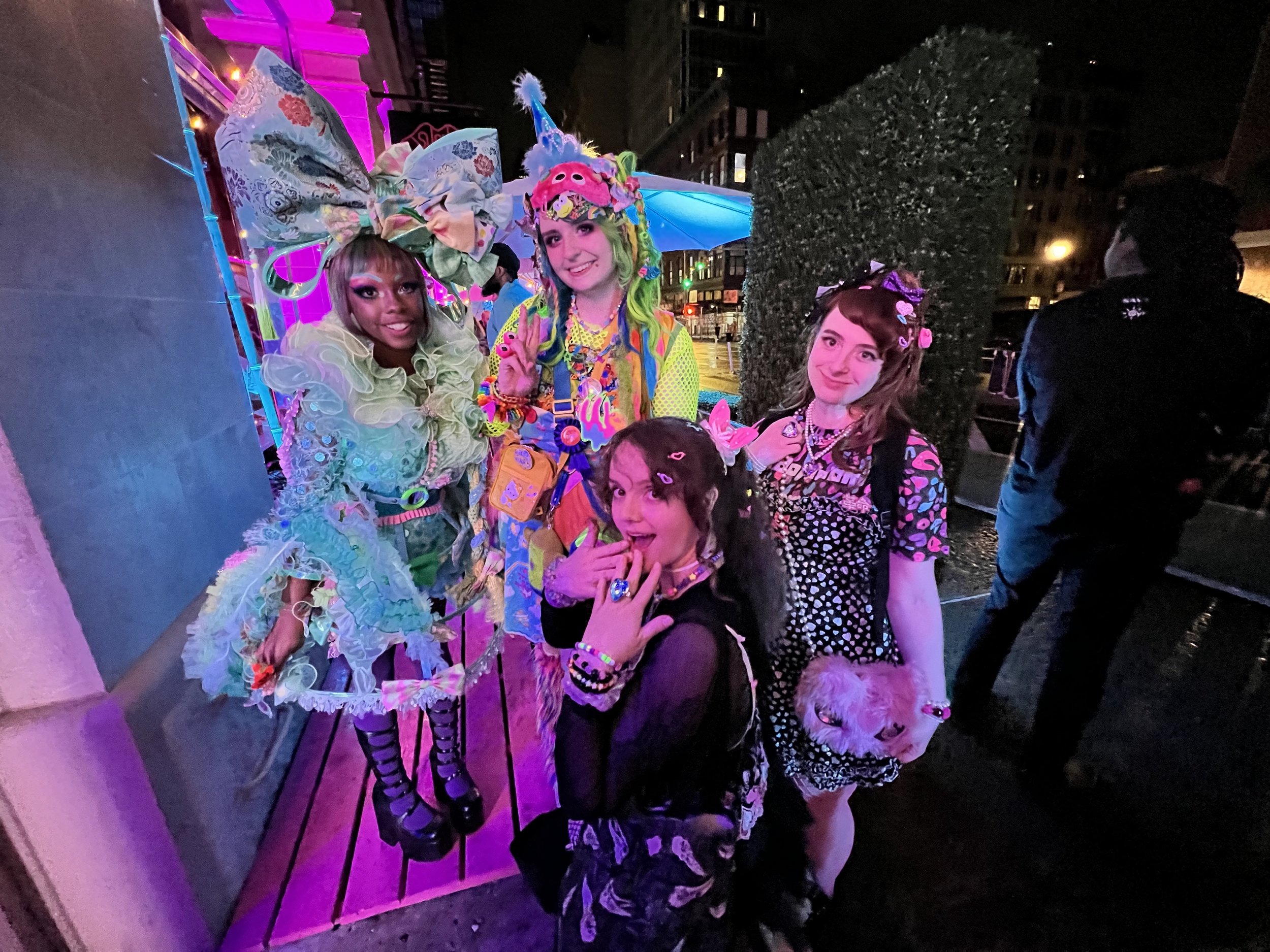 Sushidelic Tipsy Cat poses with Kawaii Community members from PA.jpg