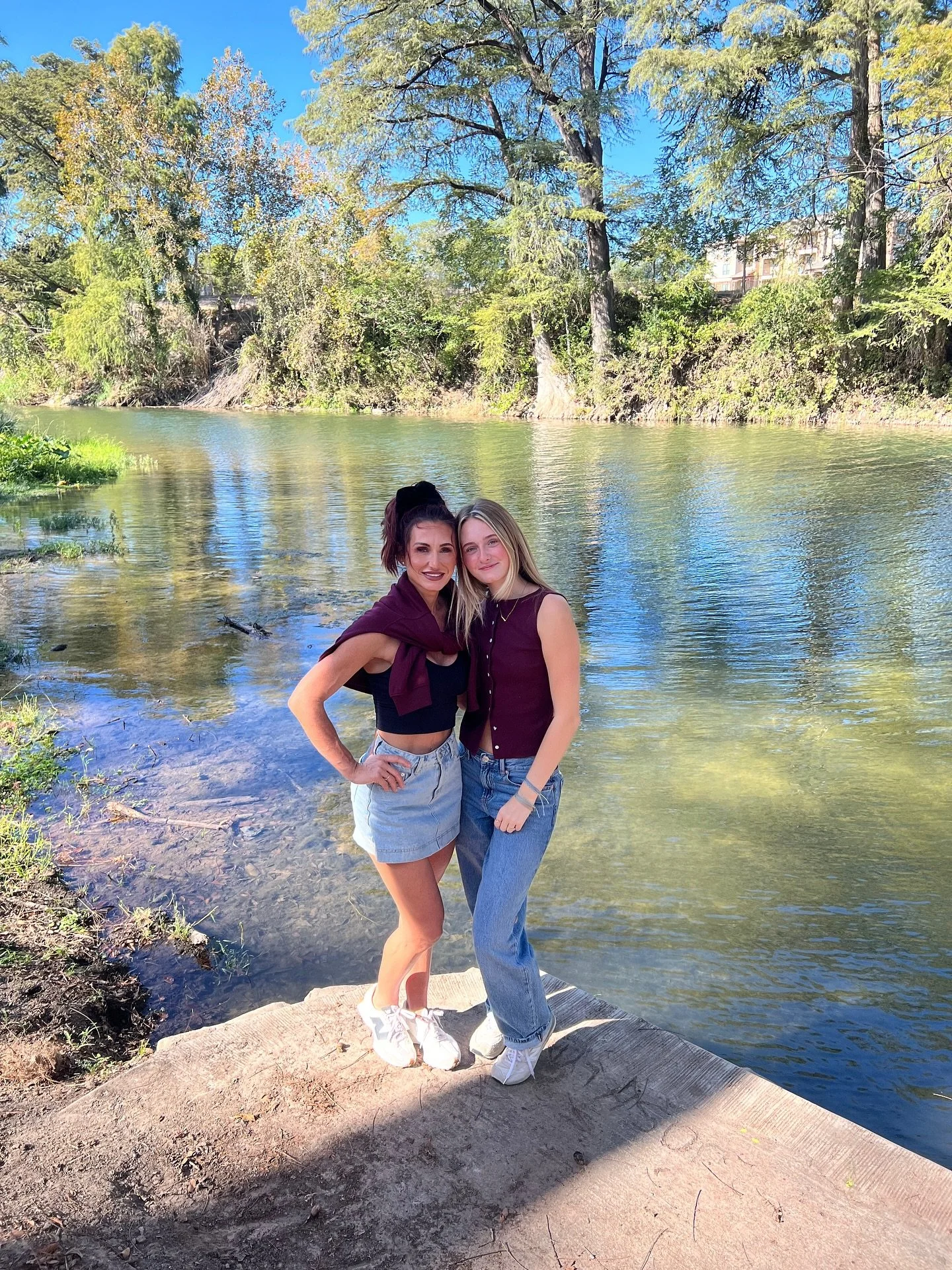 First college tour in the books 🏫
I went to Texas State University my first year in college back in 2005-2006 and haven&rsquo;t been back since ✌🏼

The campus is literally exactly the same. Even the Taco Bell I ate almost everyday next to my dorm&h