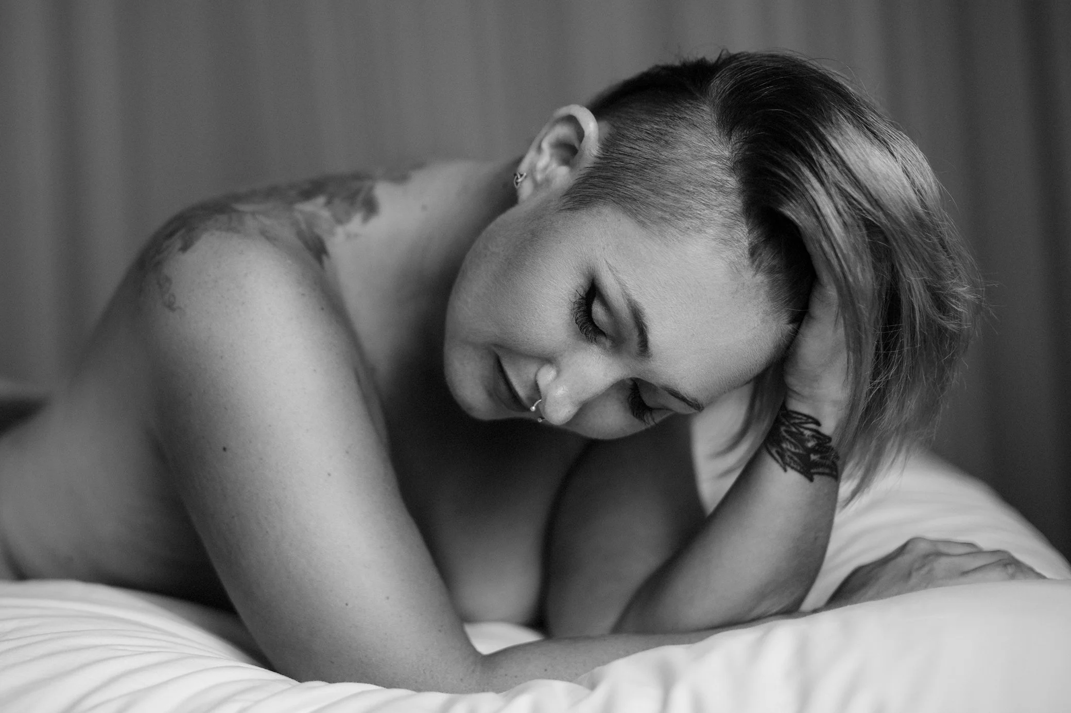 Best Hampton Roads Boudoir Photography - Fine Art Boudoir - Elegant Boudoir - Tasteful boudoir photos - Luxurious boudoir - Newport News boudoir photos - Best Virginia Beach Boudoir - Williamsburg Boudoir Photography - Gloucester Boudoir Photography 