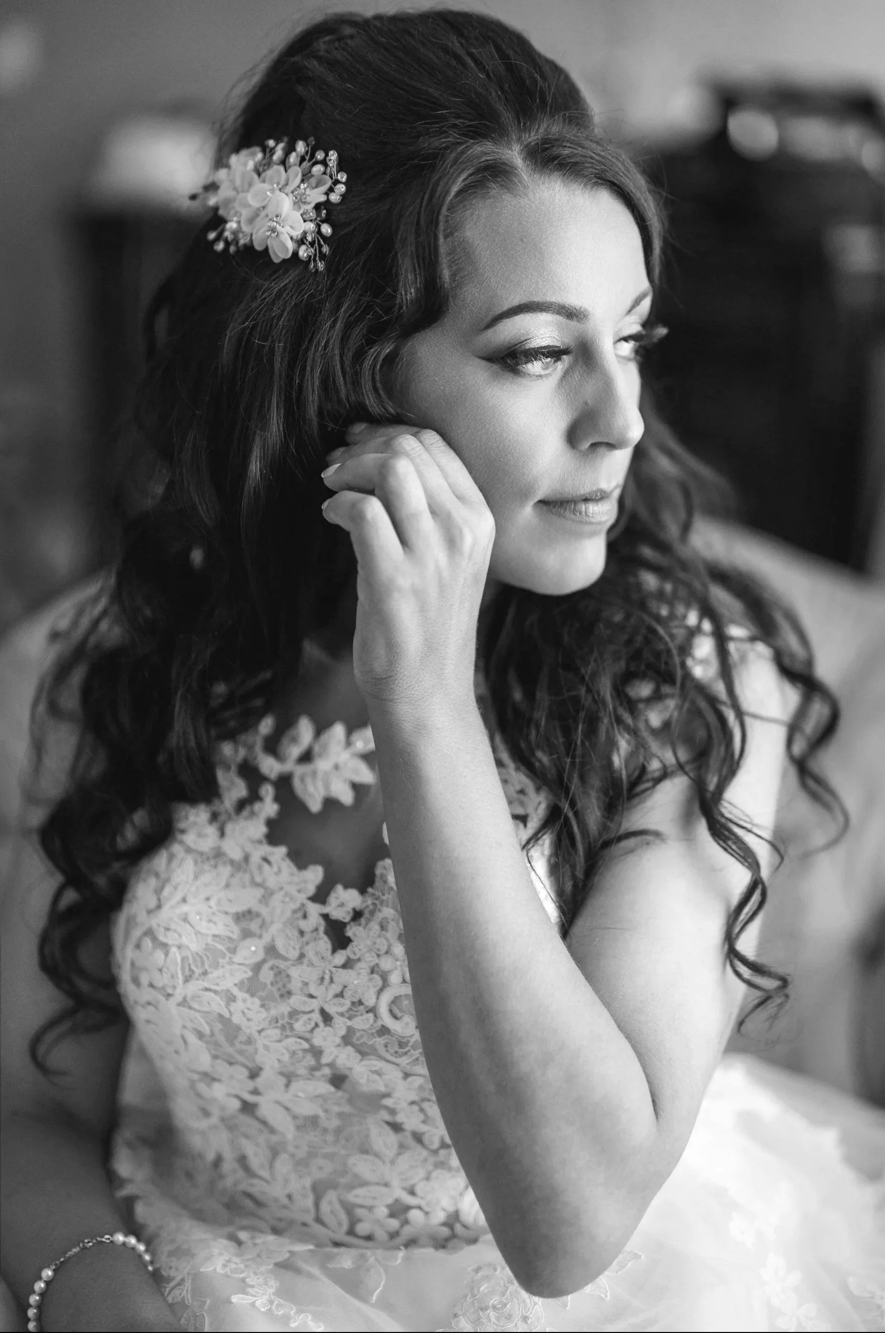 Bride getting ready on wedding day Santa Fe New Mexico — Casey Addason Photography