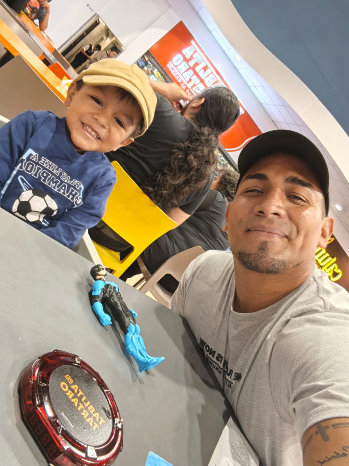 Father and Son / Pai e filho / Padre e hijo