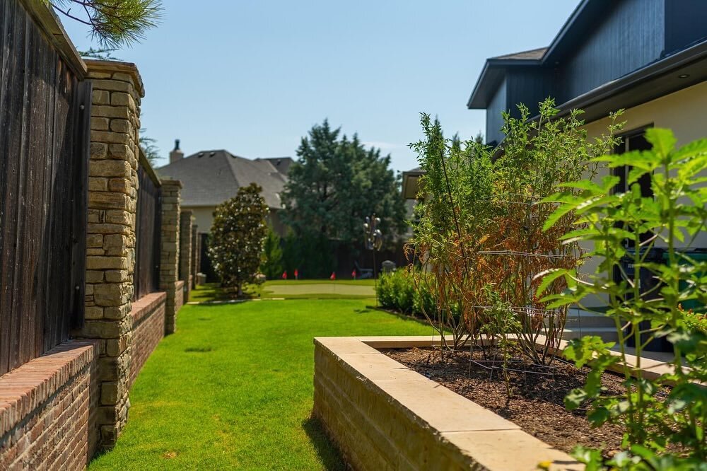 From bare to extraordinary, see how we turn ideas into reality in Oklahoma City! Swipe to witness the entire transformation. Bringing your landscaping dreams to life. Located in Oklahoma City Metro? Let us create your perfect outdoor oasis. 

Contact