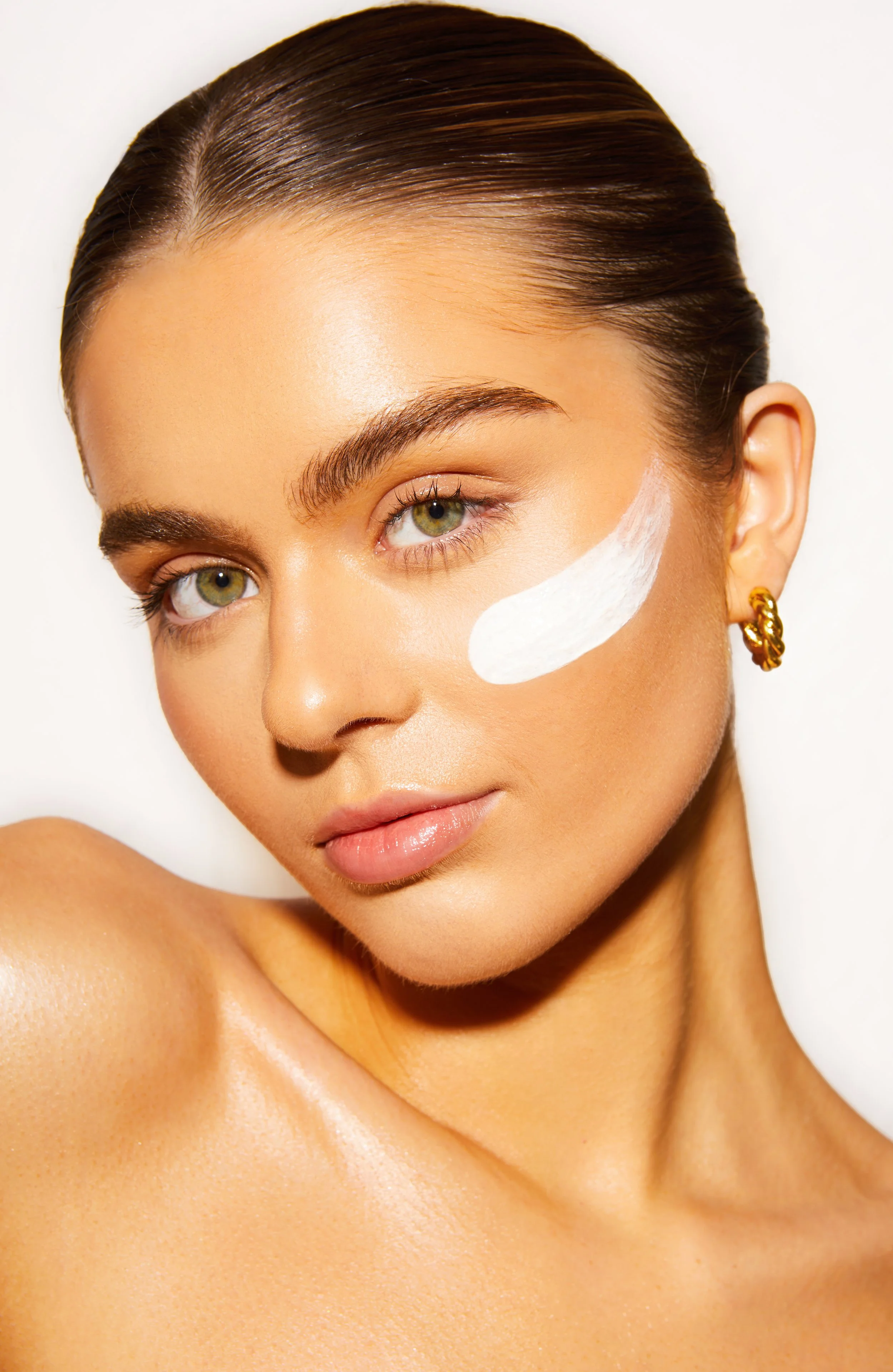 27 01 2022 Beauty Home Shoot Collab0268 RETOUCHED (WHITE) FINAL.jpg