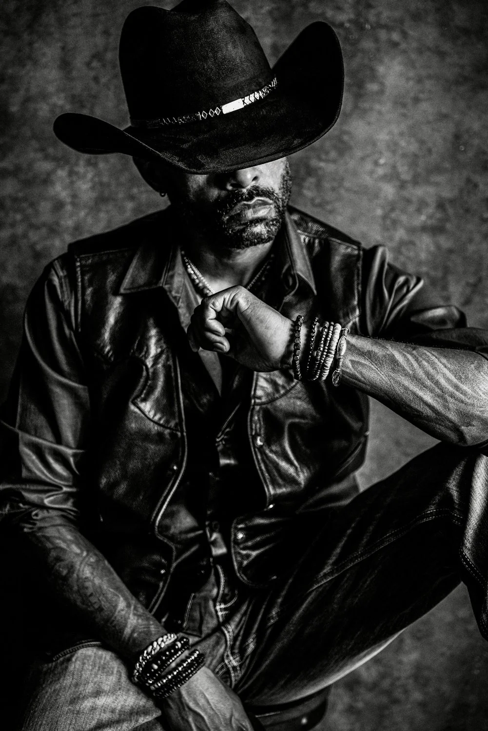 b/w professional portrait - Hollywood actor Leon Brown. Edgy theatrical headshot.