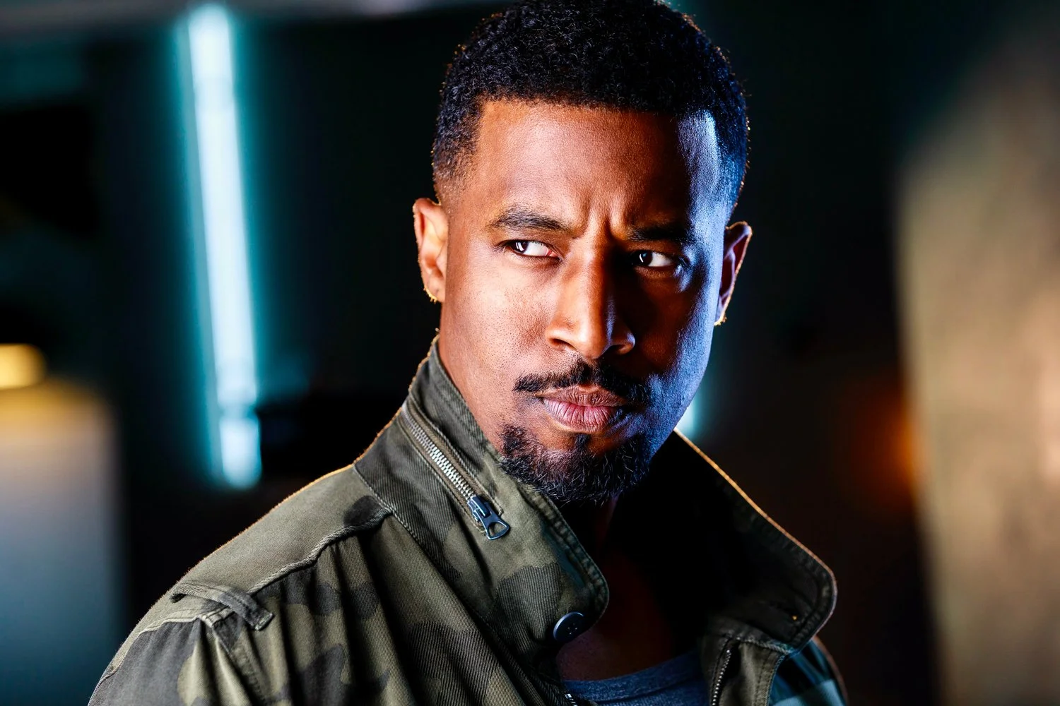 Top cinematic actors headshots - Los Angeles actor Gavin Houston. Edgy theatrical headshot.