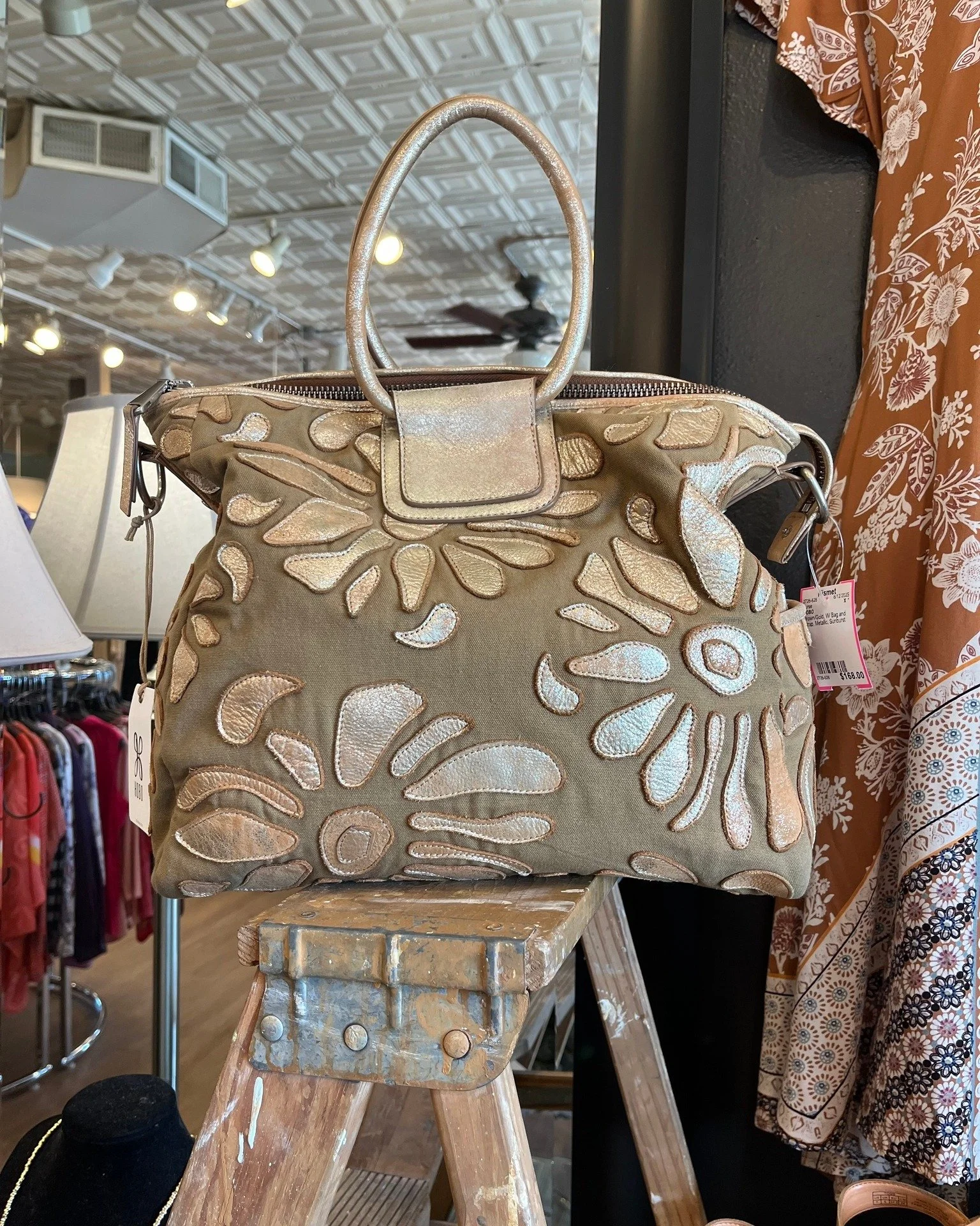 Happy Thursday! Today we styled this beautiful HOBO bag with floral details. Thanks to Jordan, Anne, Mariah, and Danielle for styling! #thursdaystyle #kismetconsignment #kismet #HoboBag