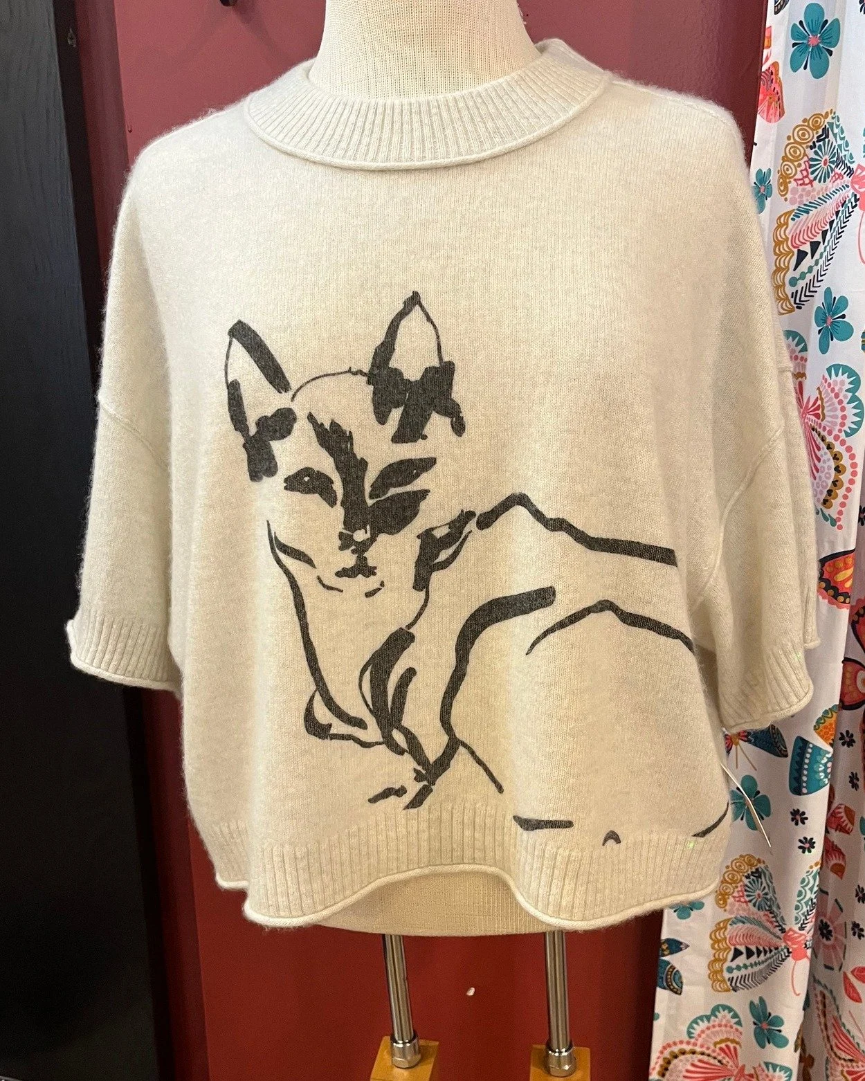 Happy Thursday! Today we styled this adorable cashmere cat sweater. Cold weather will be here before we know it and we have some cute cashmere to keep you cozy! This is also the debut post of our newest team member. Welcome to the team  Connie! Thank