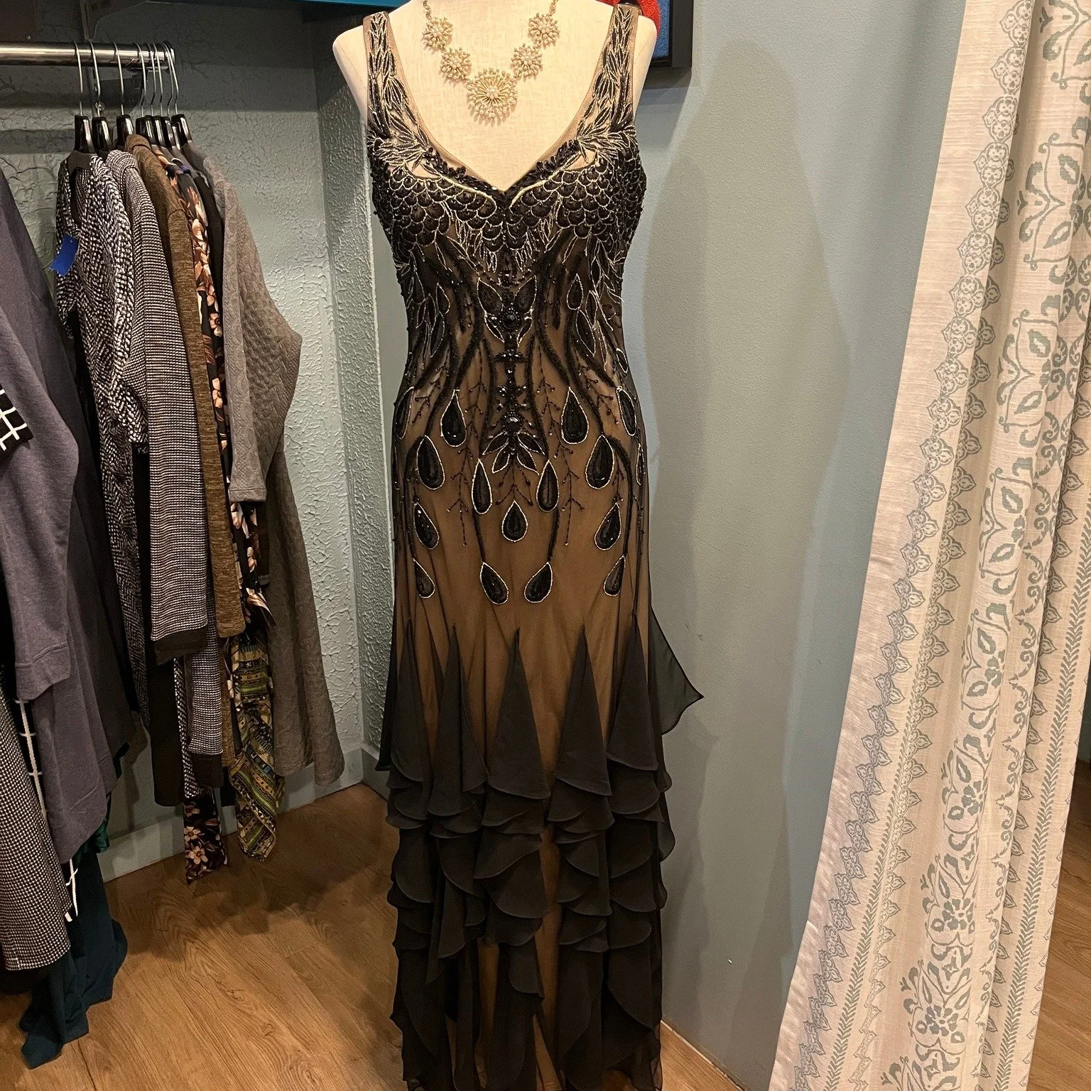 Happy Friday! Here's our favorites on the Kismet floor this week! #kismetmoment #fridayfaves #kismetconsignment #kismet