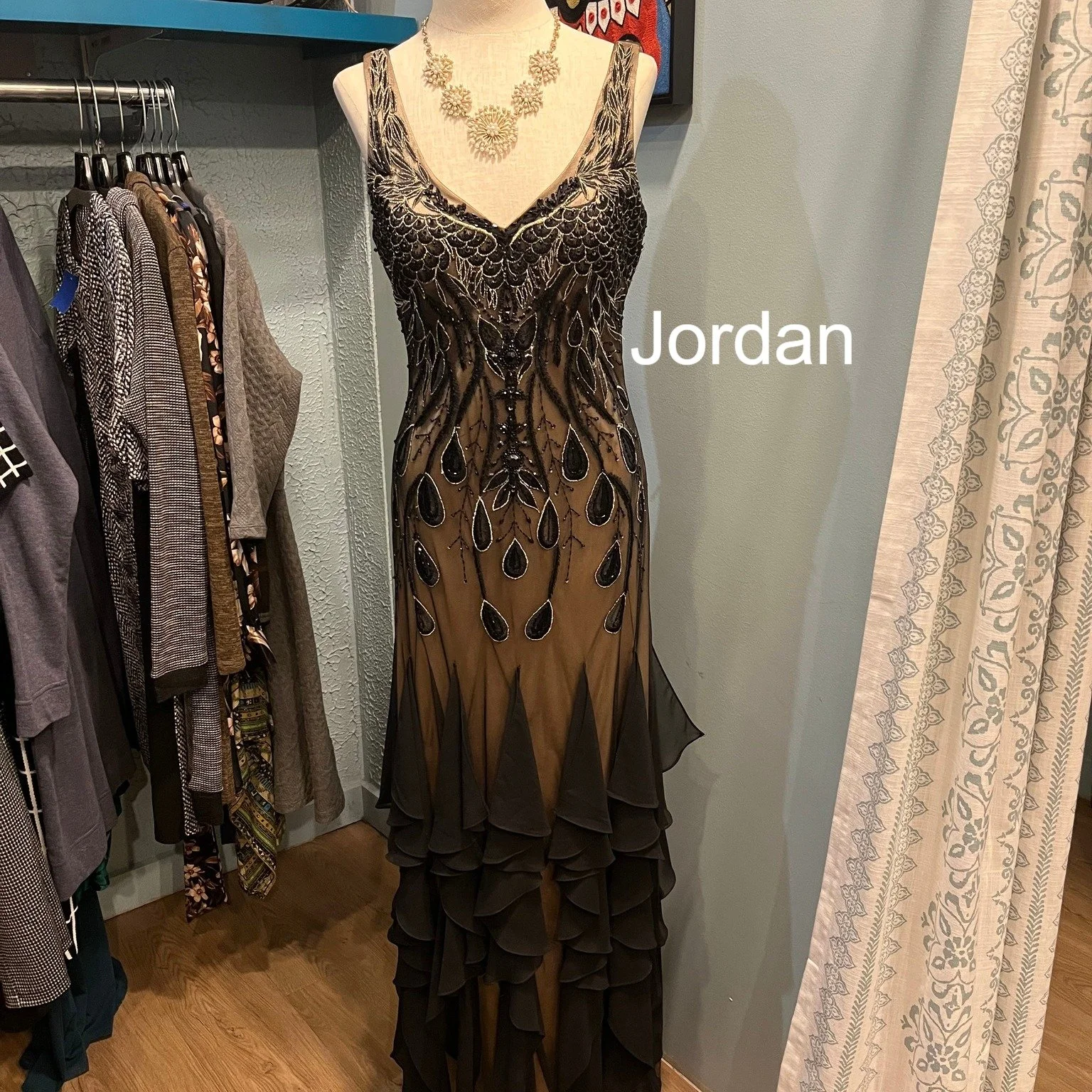 Happy Friday! Here's our favorites on the Kismet floor this week. #fridayfaves #kismetmoment #kismetconsignment #kismet