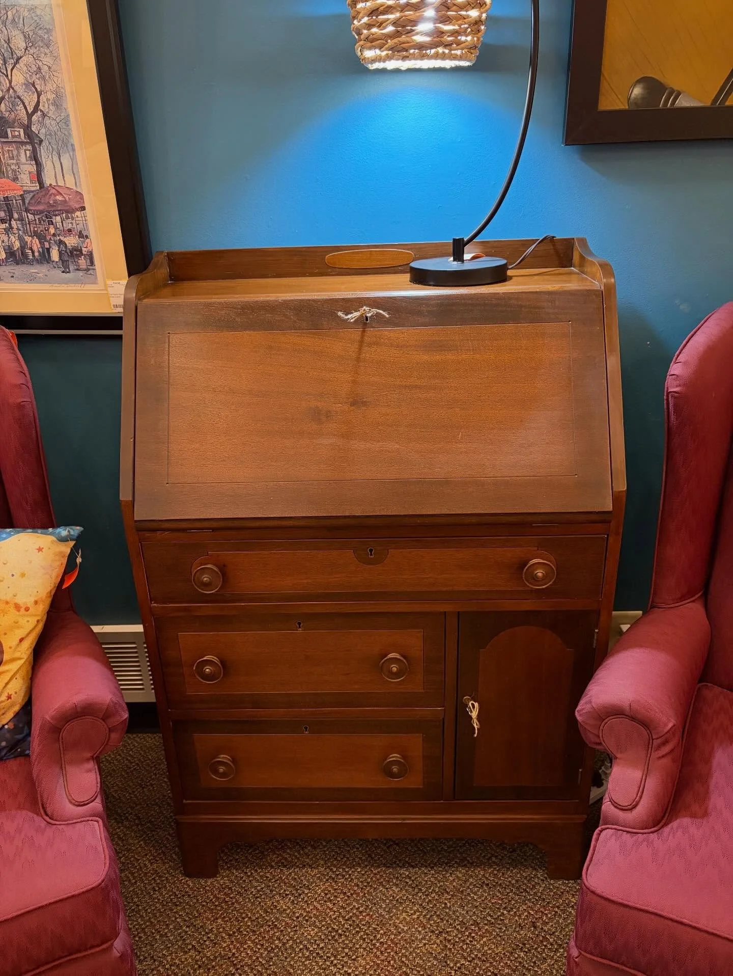 Tornado Tuesday! Beautiful furniture drops and tons of weird and wonderful trinkets &hearts;️