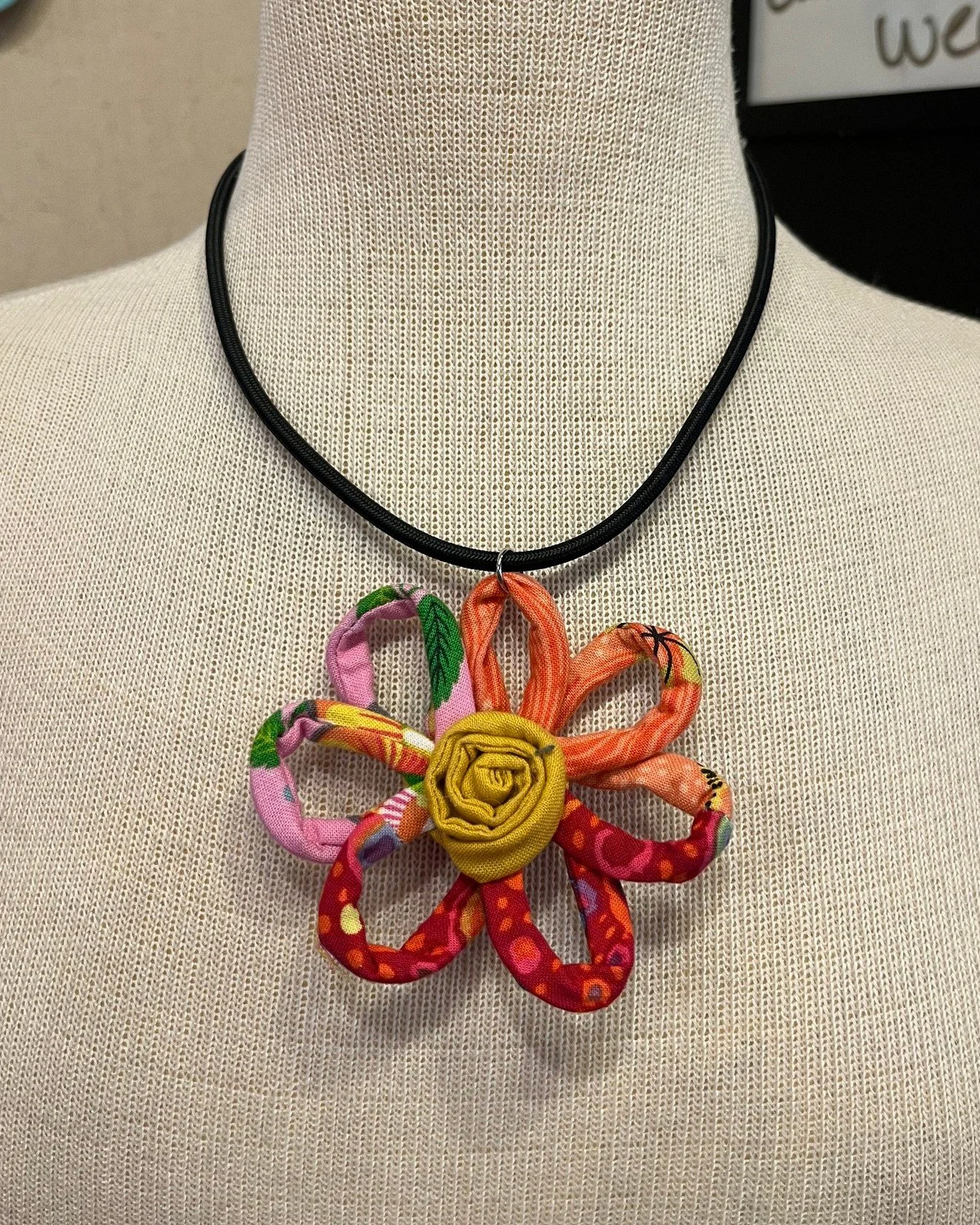 Happy Thursday! Today we styled this funky flower necklace from our California Drop! Thanks to Danielle, Gabe, Connie, and Jordan for styling. #kismet #kismetconsignment #kismetmoment #thursdaystyle
