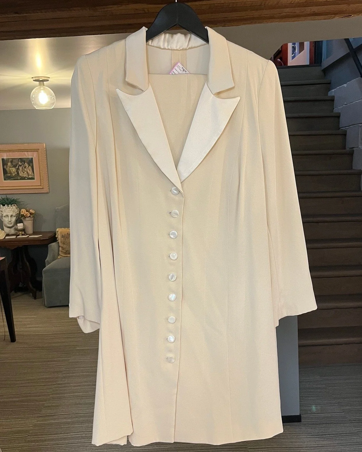 Happy Wedding Wednesday! Here's a look at a custom made silk bridal pant suit that was just dropped at BOB. #brideonabudget #weddingwednesday #kismetmoment #kismetconsignment #kismet