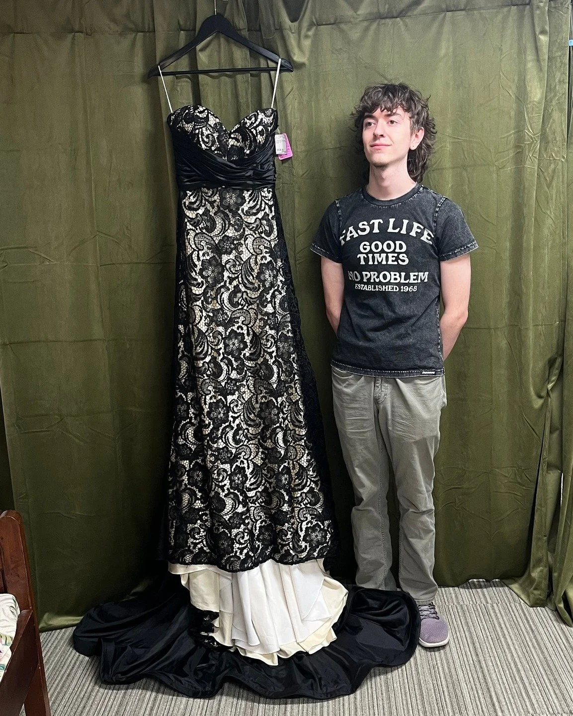 Happy Wedding Wednesday! Here's Gabe's favorite pick from BOB's selection! He loves the uniqueness of the black over champagne and the floral motif of the lace. #brideonabudget #weddingwednesday #kismetmoment #kismetconsignment #kismet