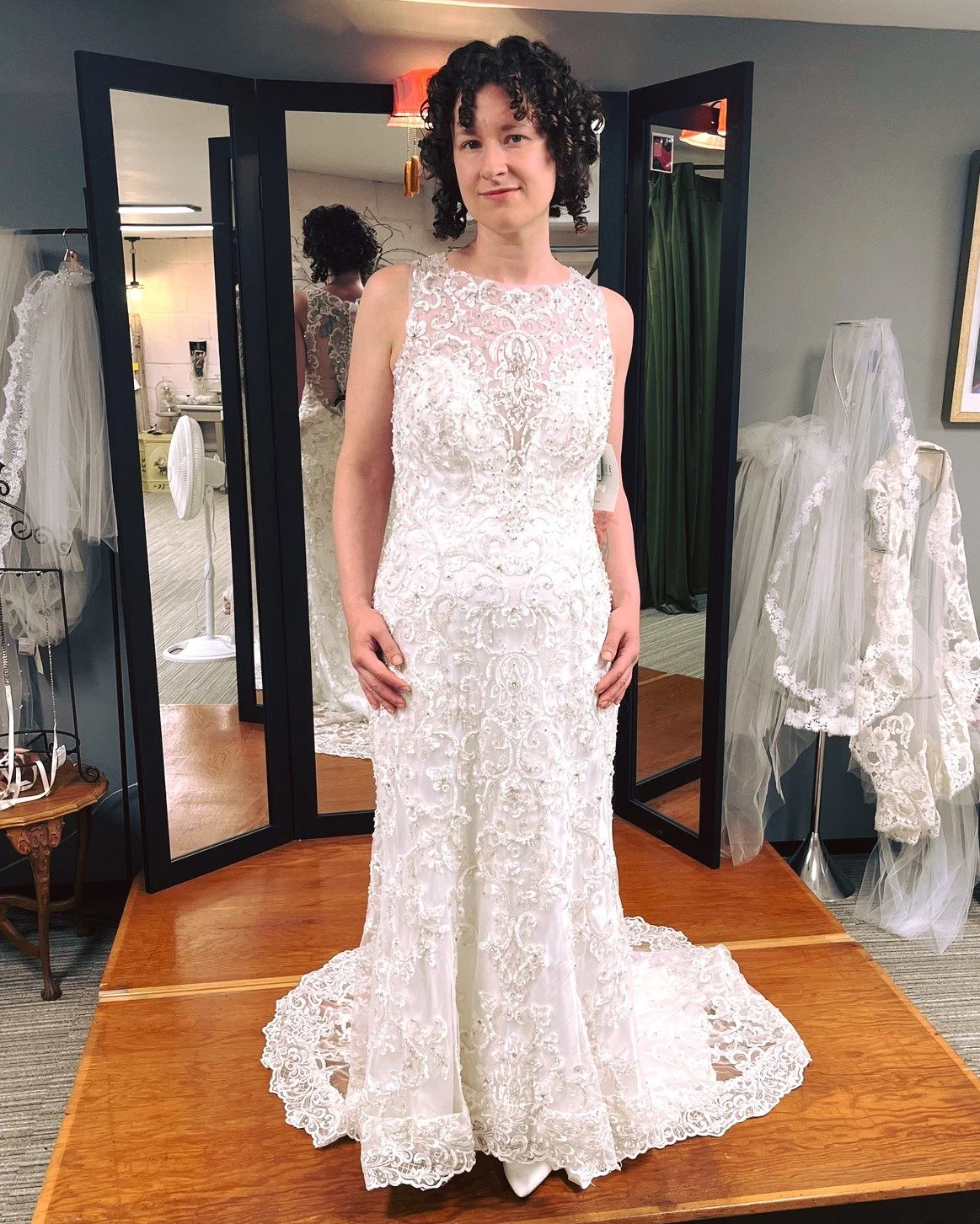 Happy Wedding Wednesday! Here's our model Abigail Marcus in a beautiful fitted lace wedding gown. We're trying out a new spot for our photos. Let us know what you think! #kismet #kismetconsignment #kismetmoment #weddingwednesday #brideonabudget