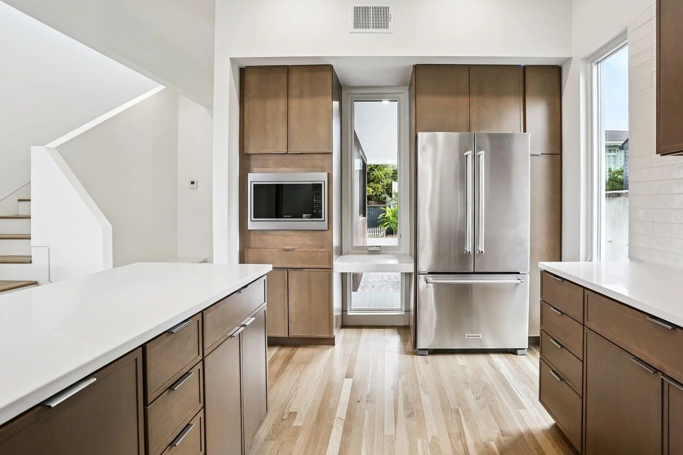 Kitchen tour at Division. 

#3rdandco #designbuildelevate #nolarealestate #neworleansrealestate #realestate #forsale #kitchen #kitchendesign